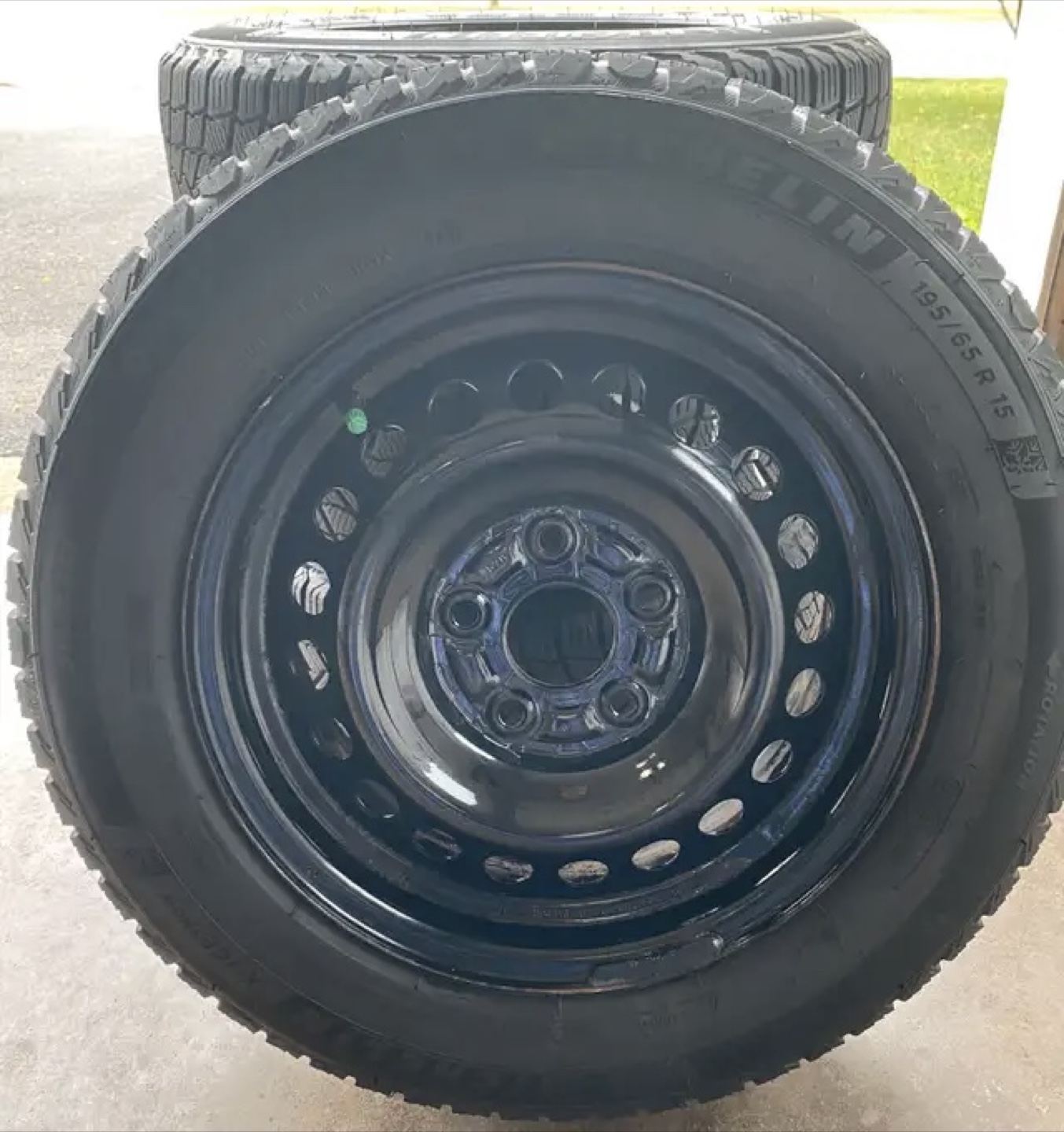 195 65 15 Michelin X Ice Snow Tires Set of 4 on Rims