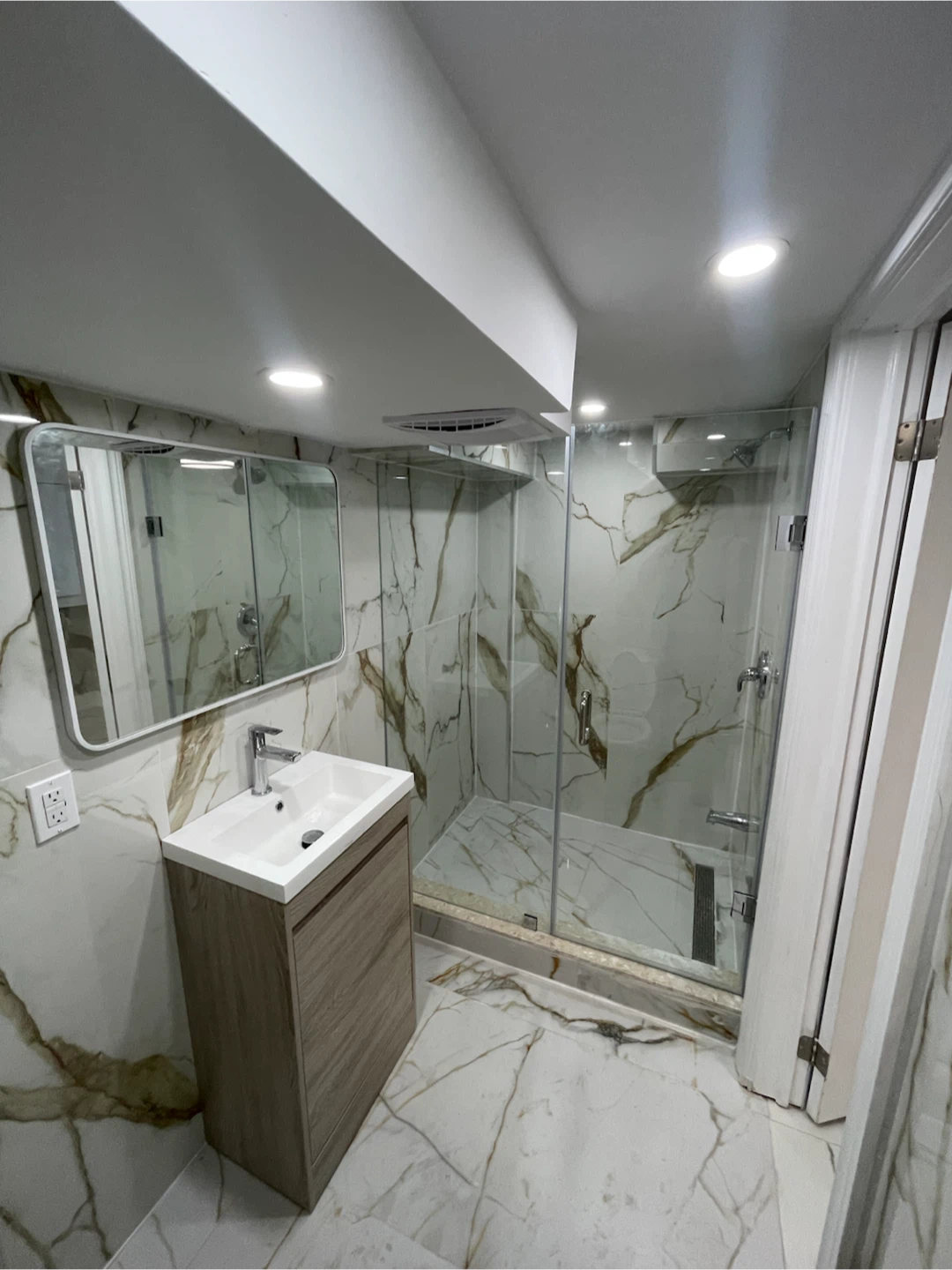 Newly Renovated One Bedroom In The Basement For Rent - photo 3