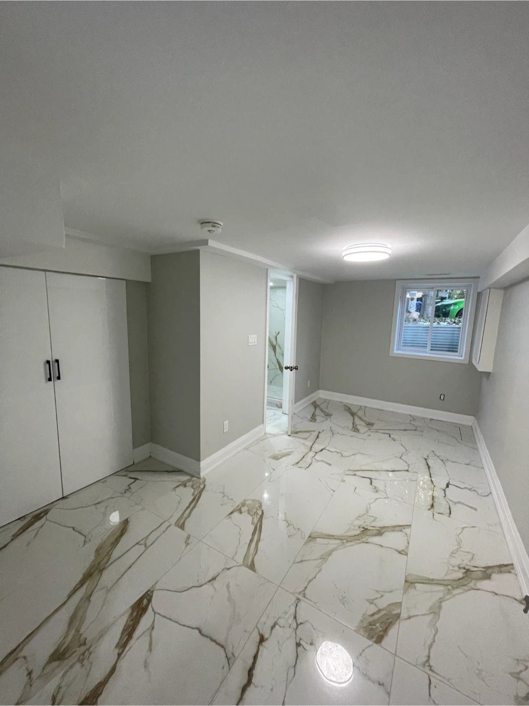 Newly Renovated One Bedroom In The Basement For Rent - photo 4