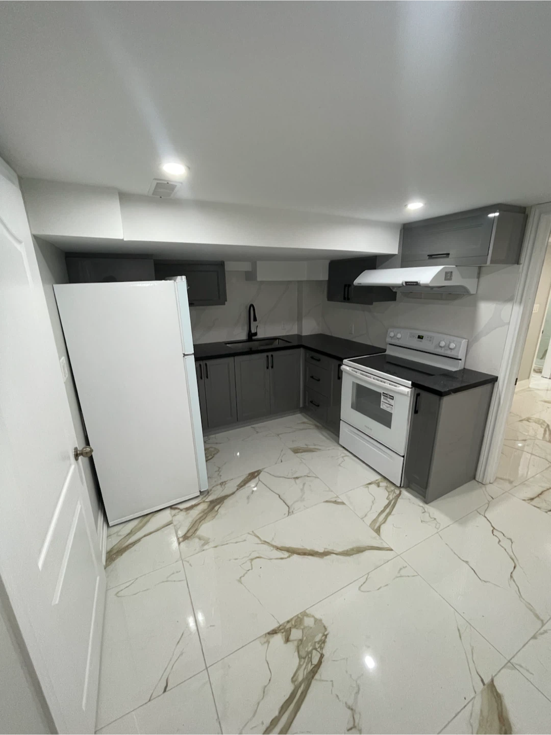 Newly Renovated One Bedroom In The Basement For Rent - photo 5