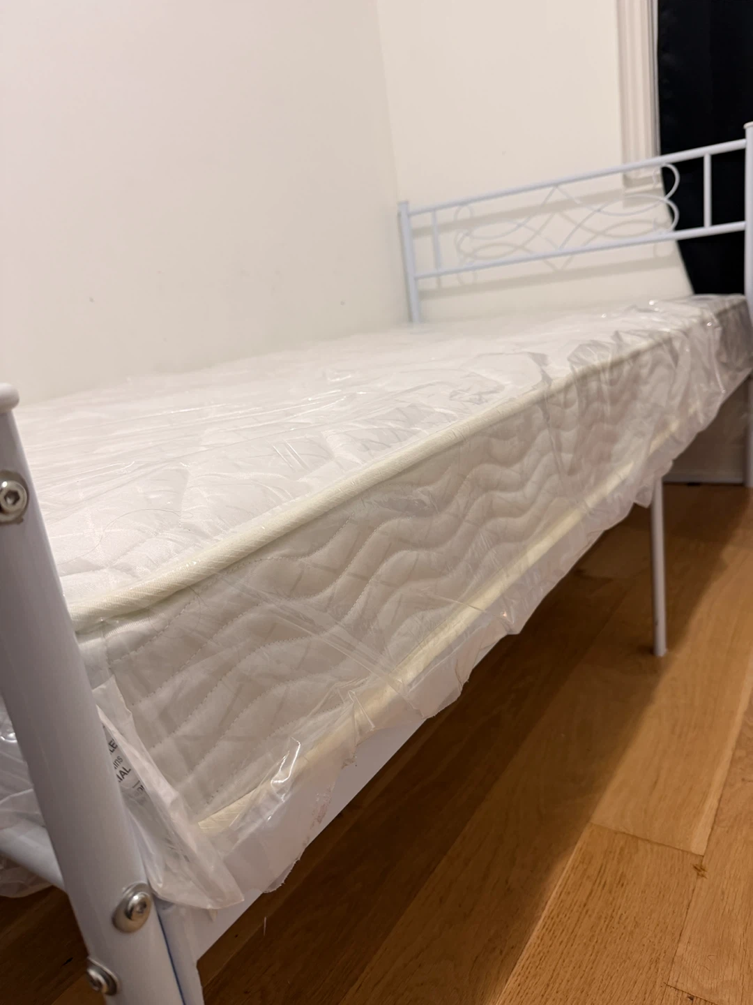 Mattress twin - Kept in protective plastic wrap - photo 2