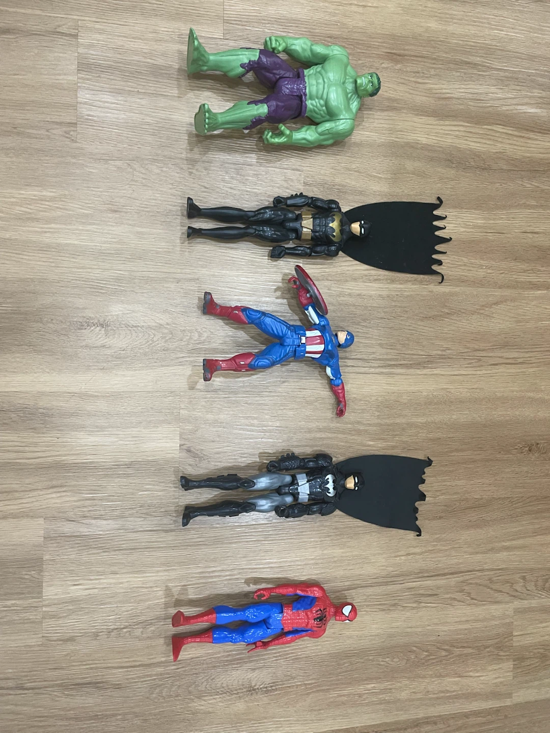 Set of 5 Marvel and DC Action Figures - photo 2