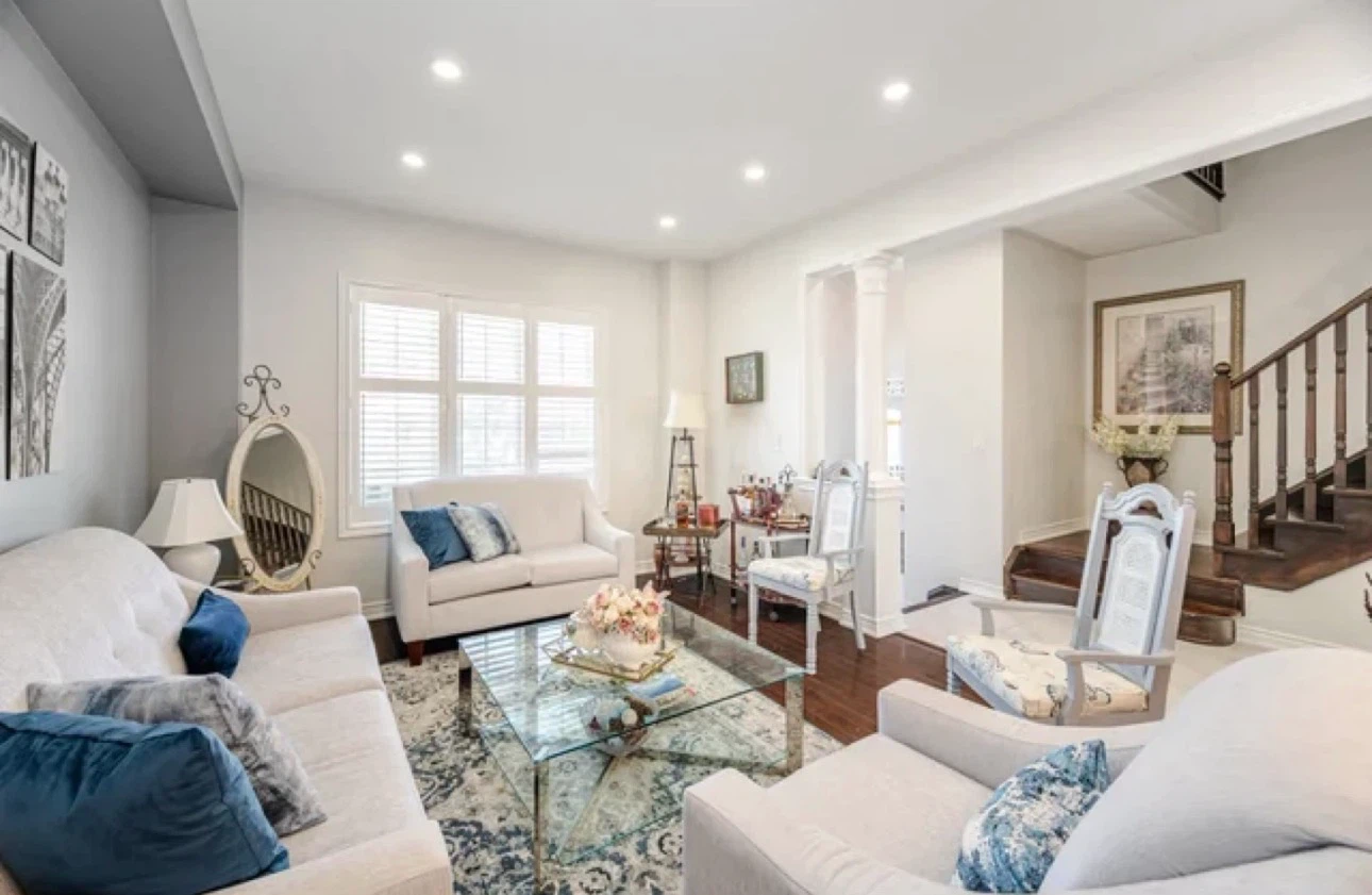 Living room furniture + Glass Coffee Table - photo 2