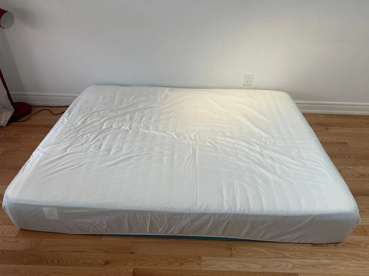 Queen Size Mattress for sale.In good condition and clean. - photo 2