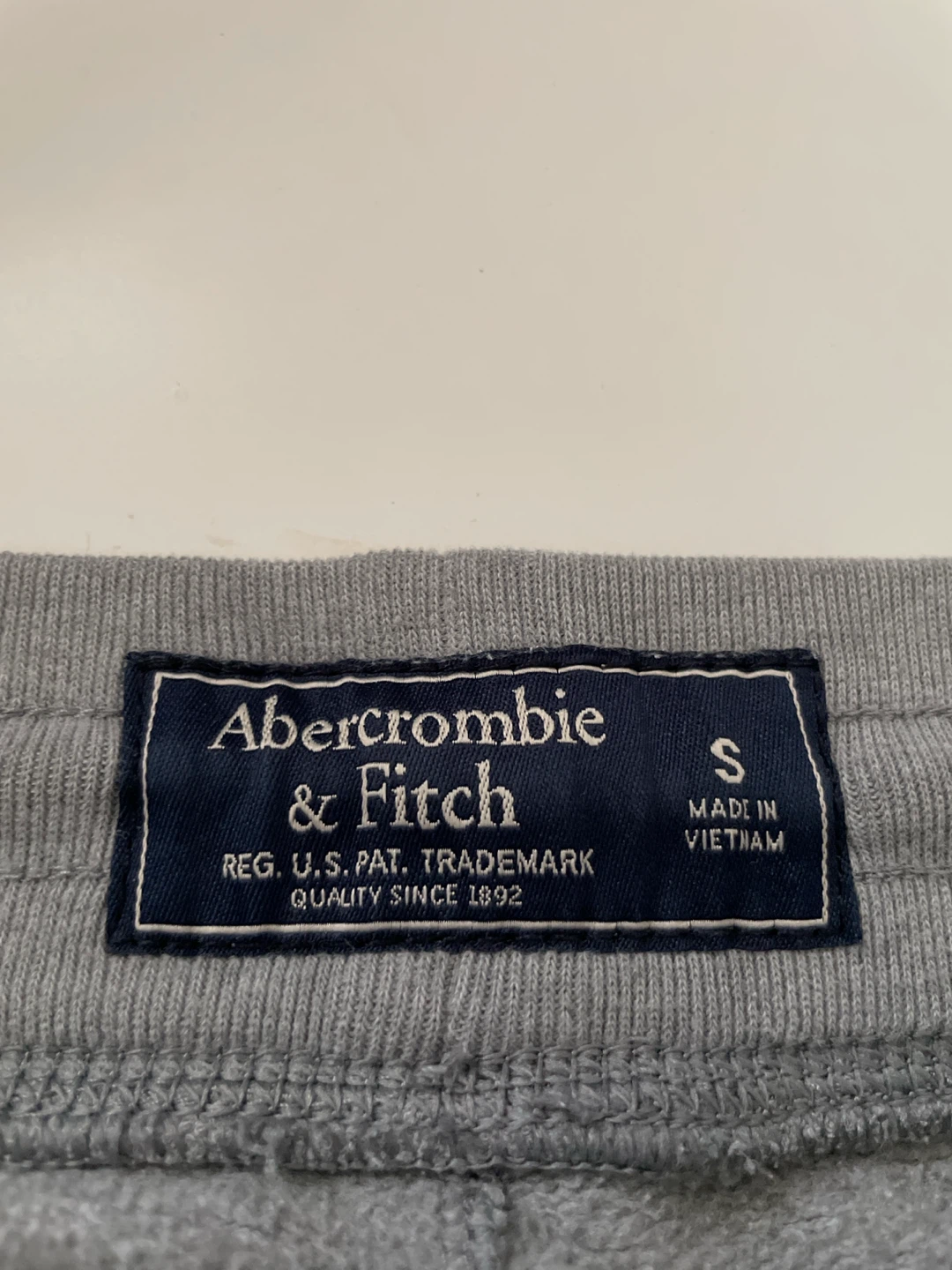 Abercrombie & Fitch grey sweatpants - photo 2