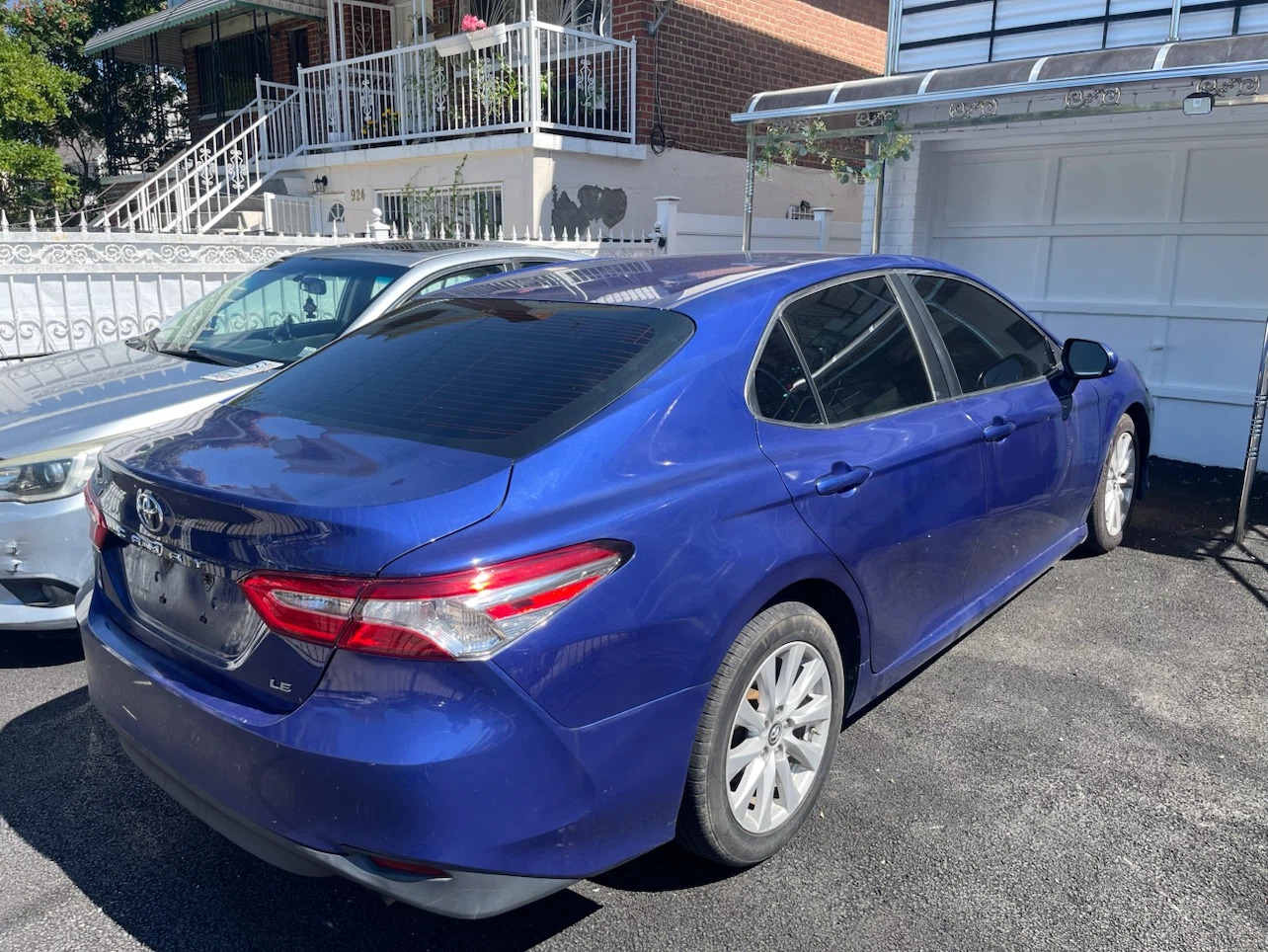 Blue Toyota Camry LE - photo 4