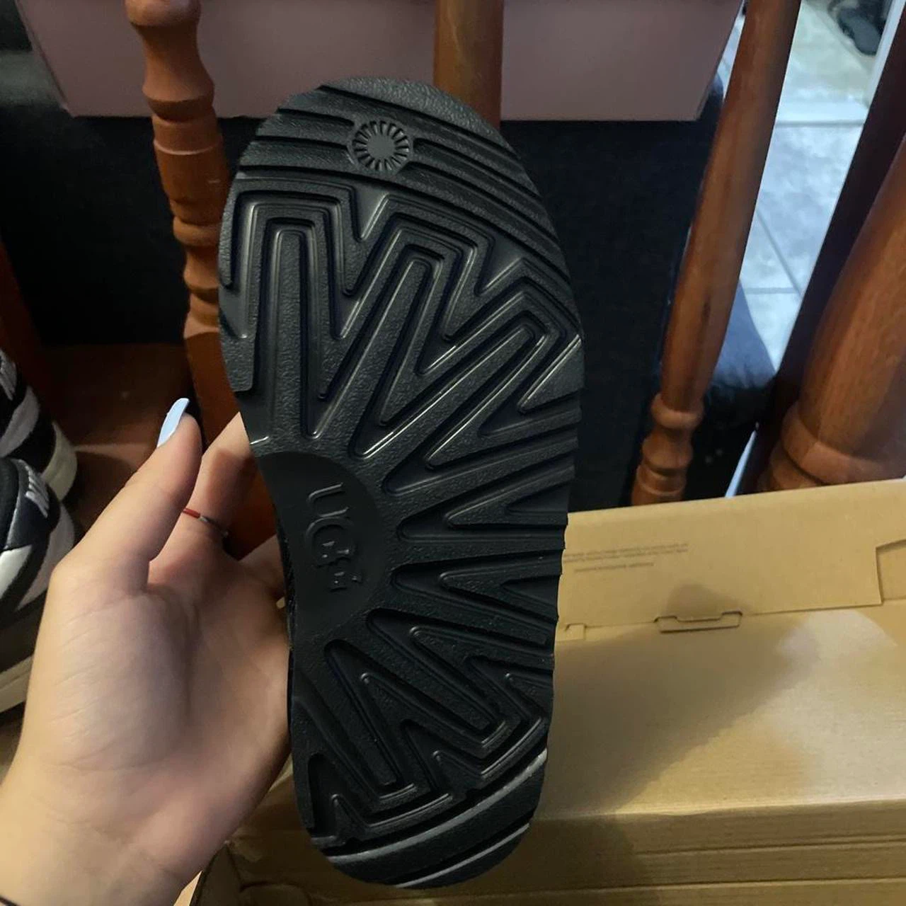 UGG Slippers Black - photo 4