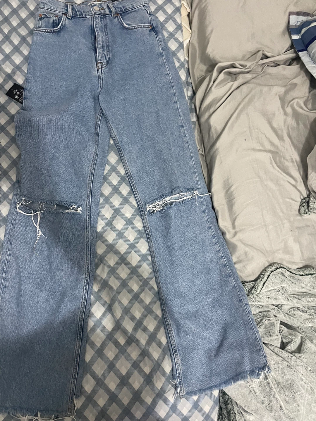 Levi's High-Rise Distressed Jeans