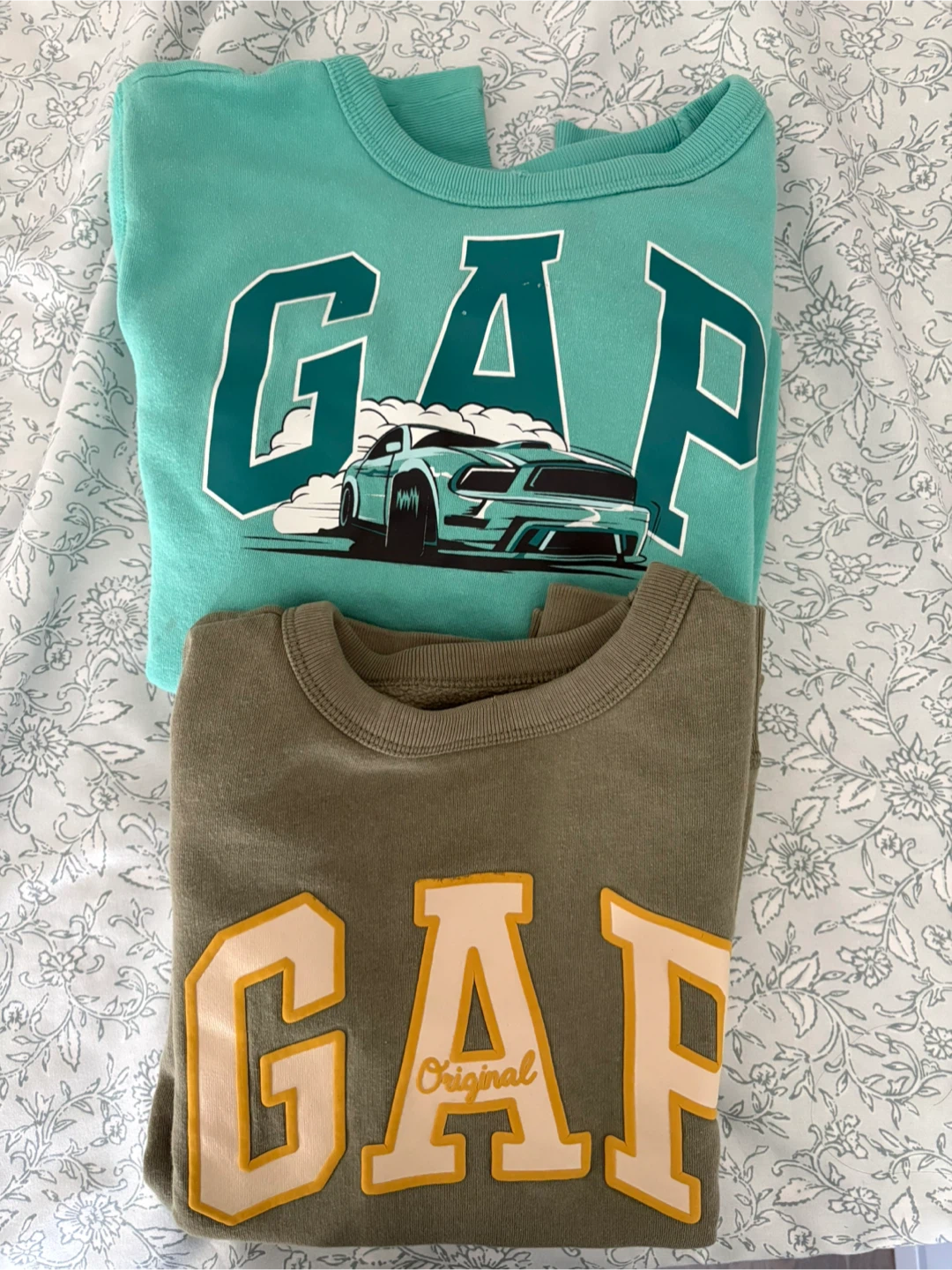 Giving away Gap sweat shirt - boys size 7-8