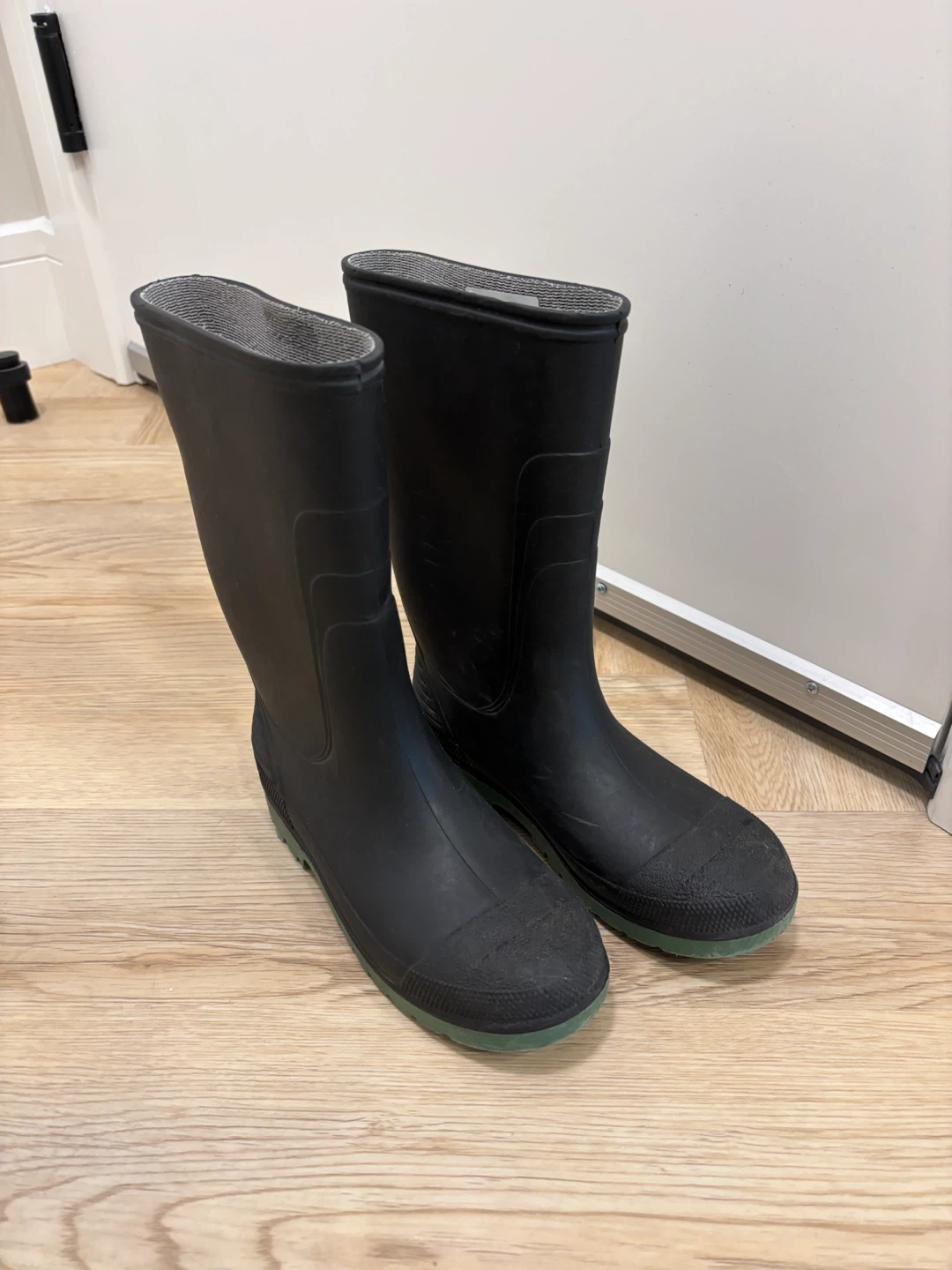 Black Rubber Rain Boots Size 5