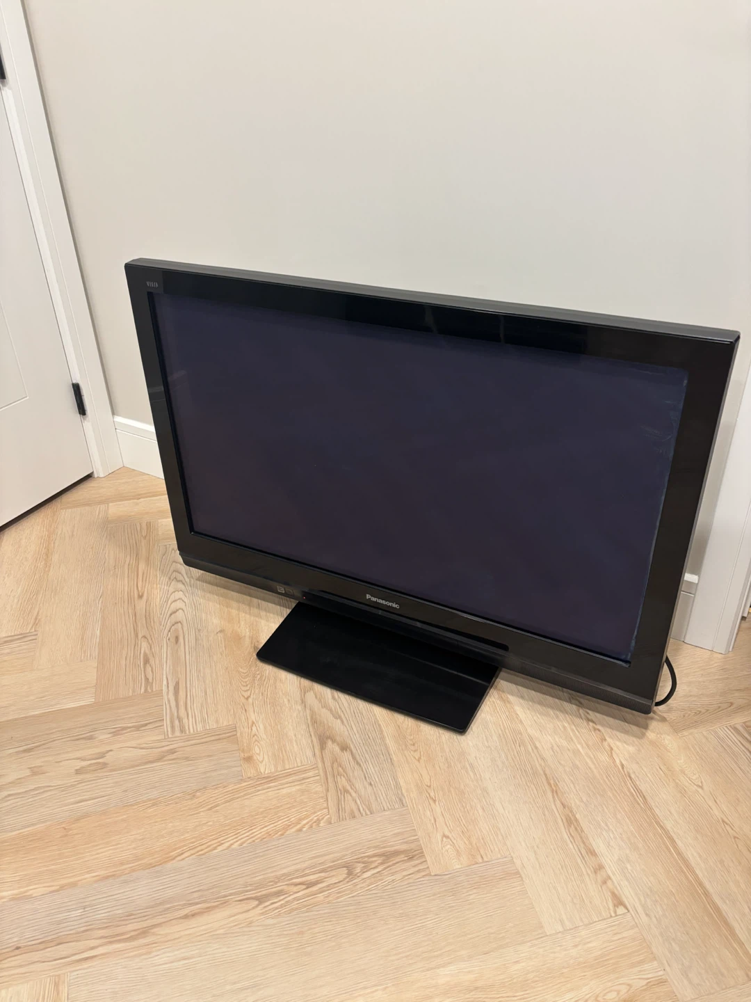 Panasonic Viera Flat Screen TV - photo 4