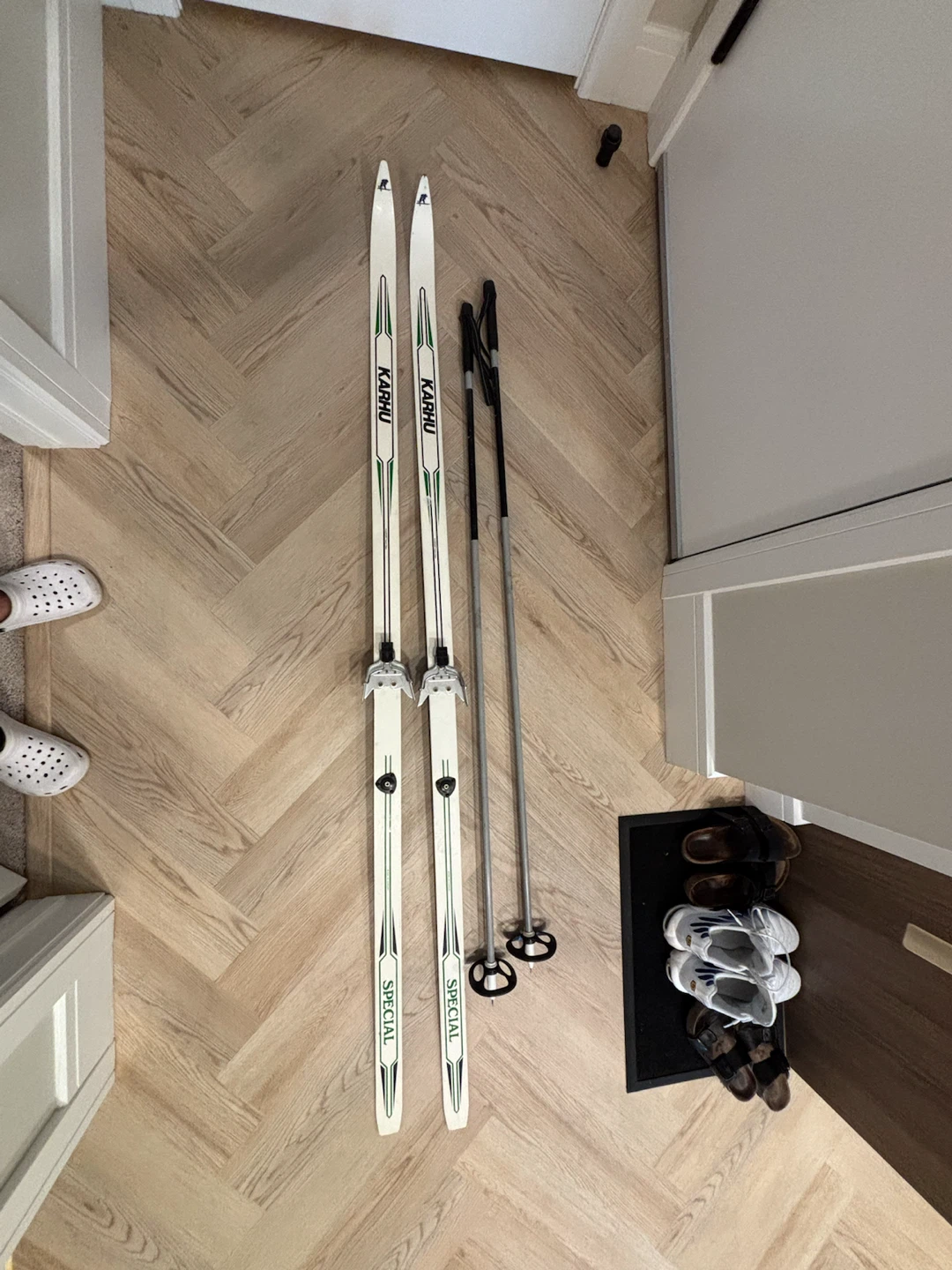 Hurley Snowboard and Karhu Cross-Country Skis - photo 4