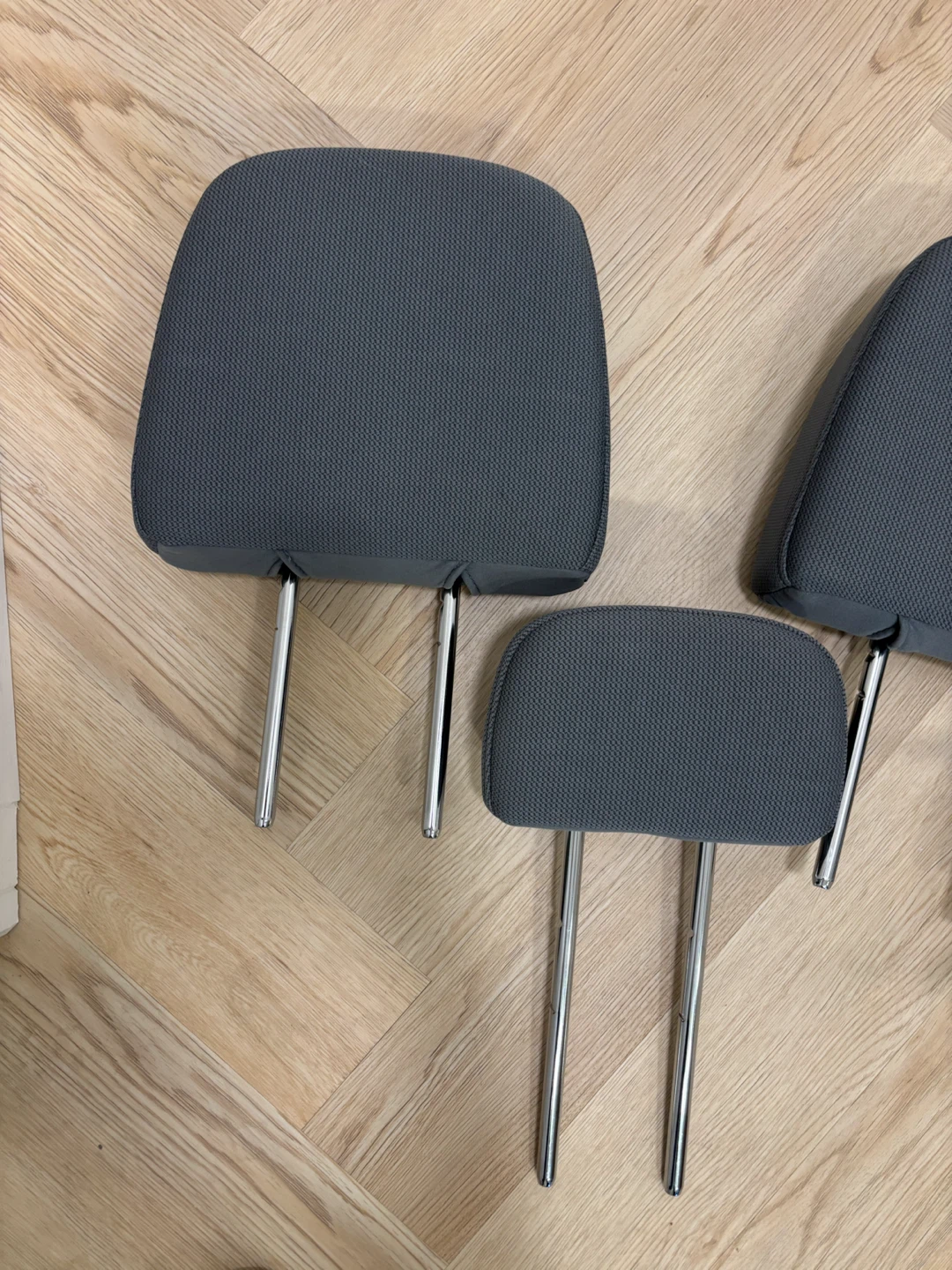 Set of 4 Grey Car Headrests - photo 2