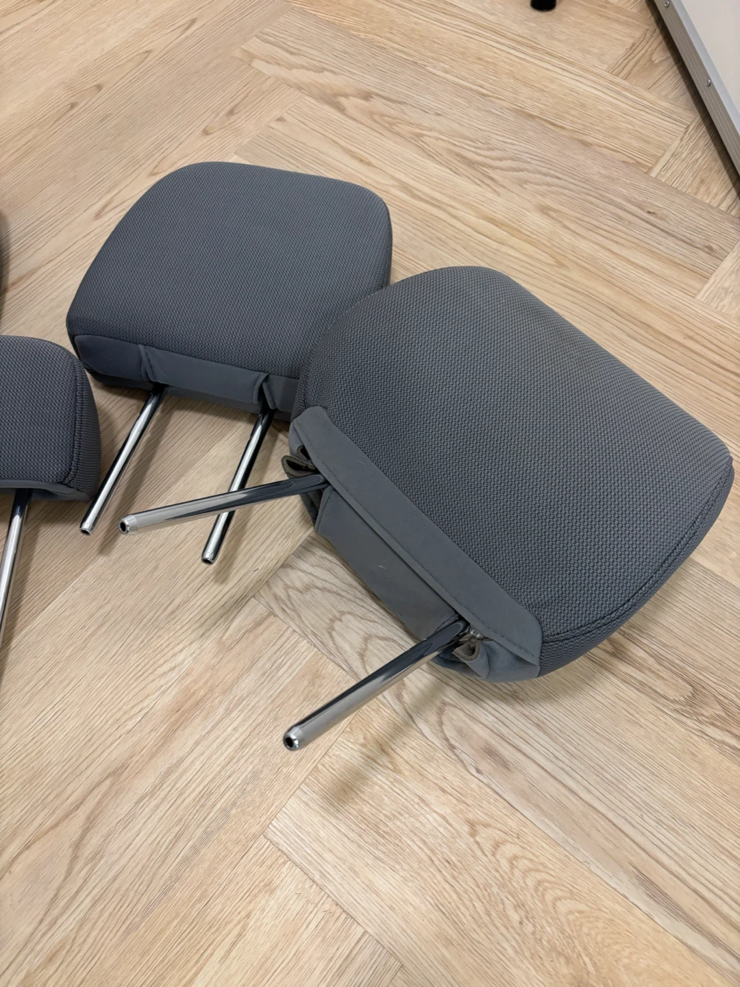 Set of 4 Grey Car Headrests - photo 3