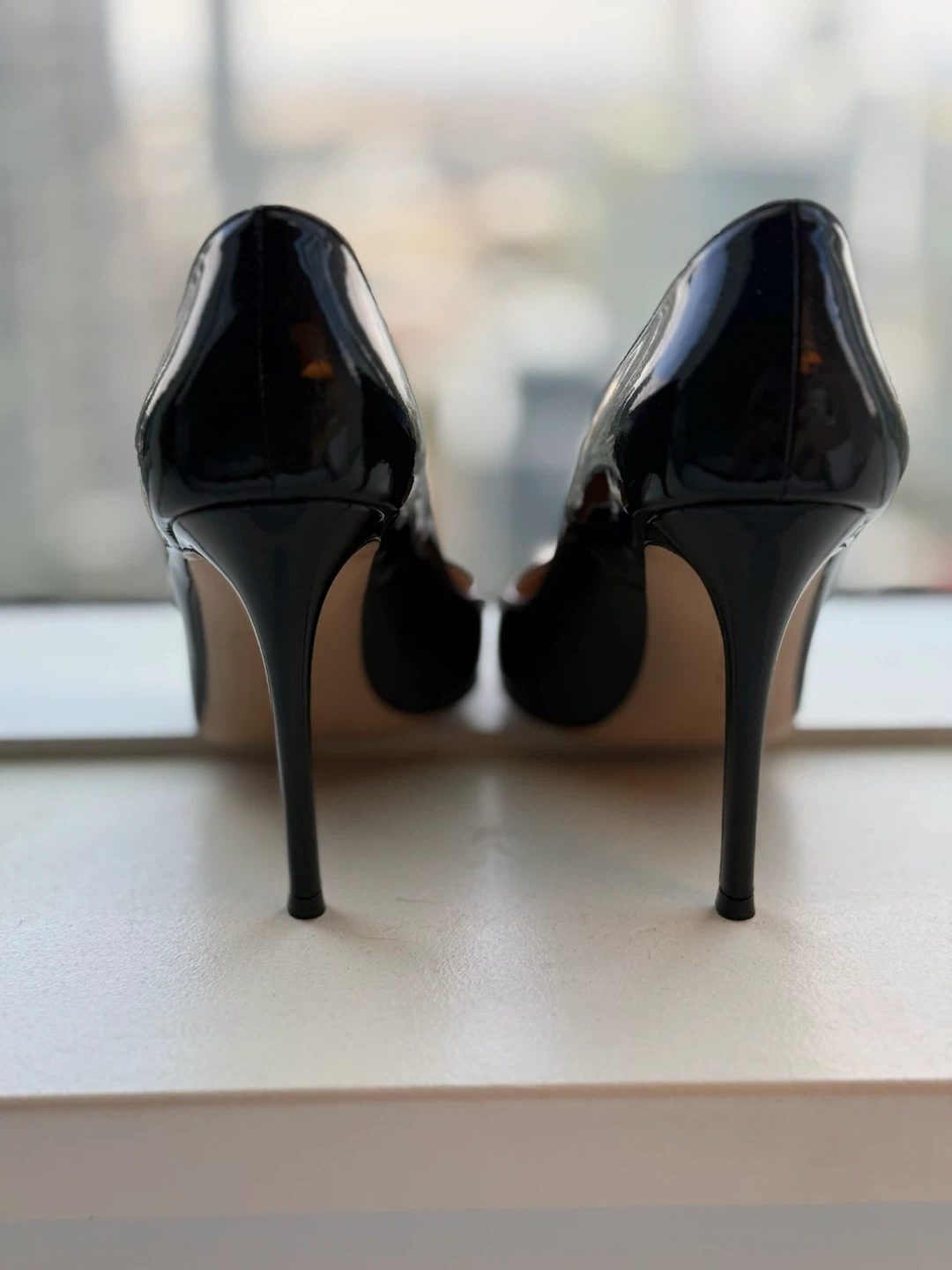 Gianvito Rossi 105 Black Patent Heels (39.5) - photo 2