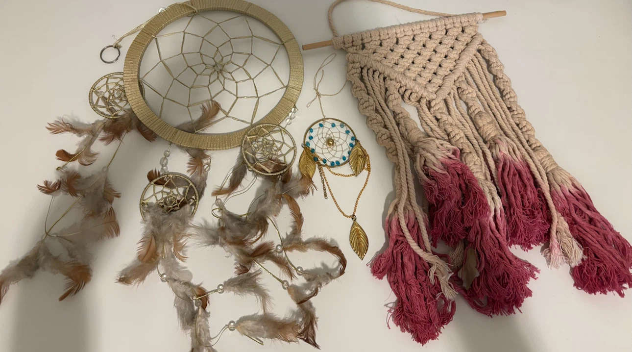 Wall decor set: Dream light and two dream catchers - photo 3