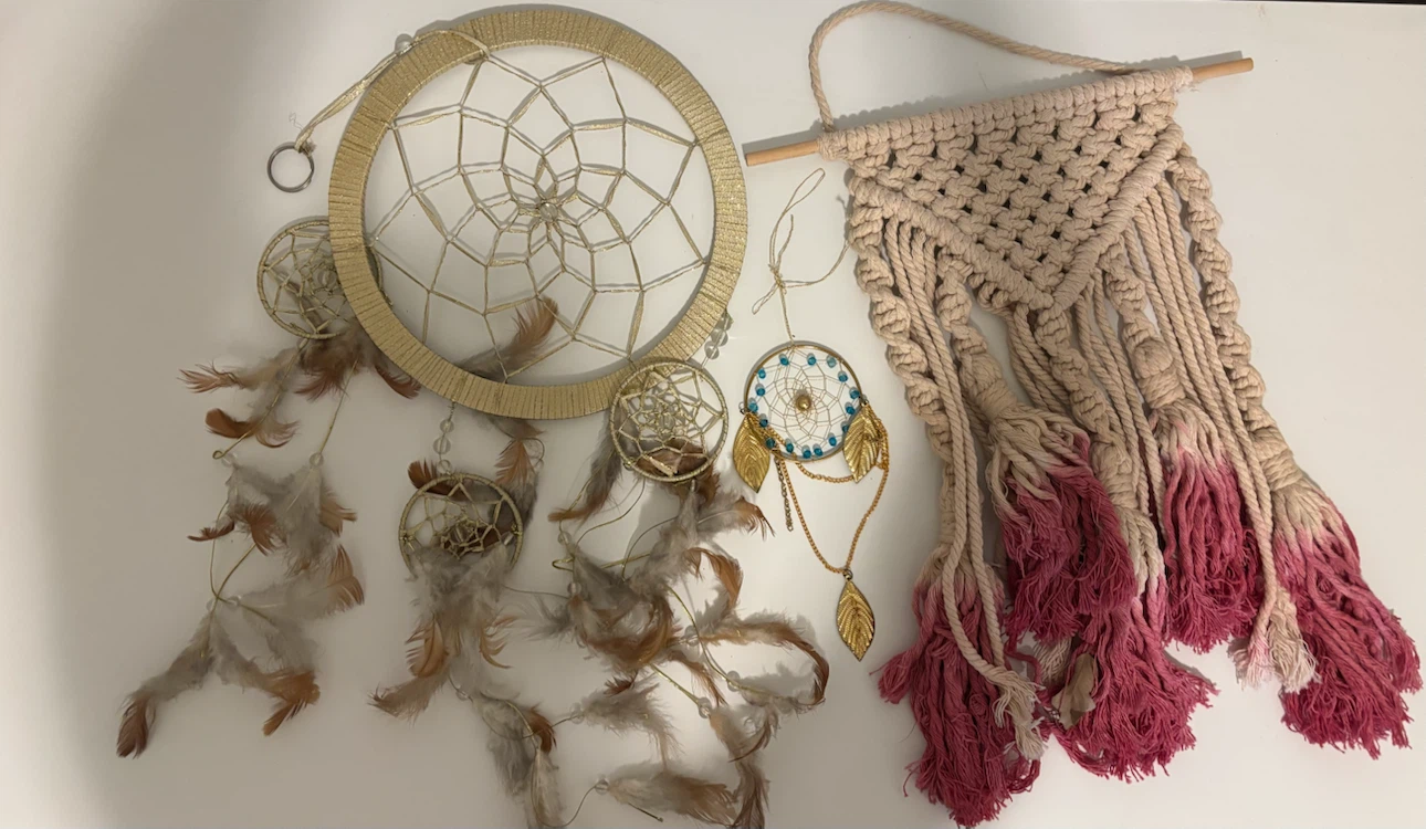 Wall decor set: Dream light and two dream catchers - photo 4