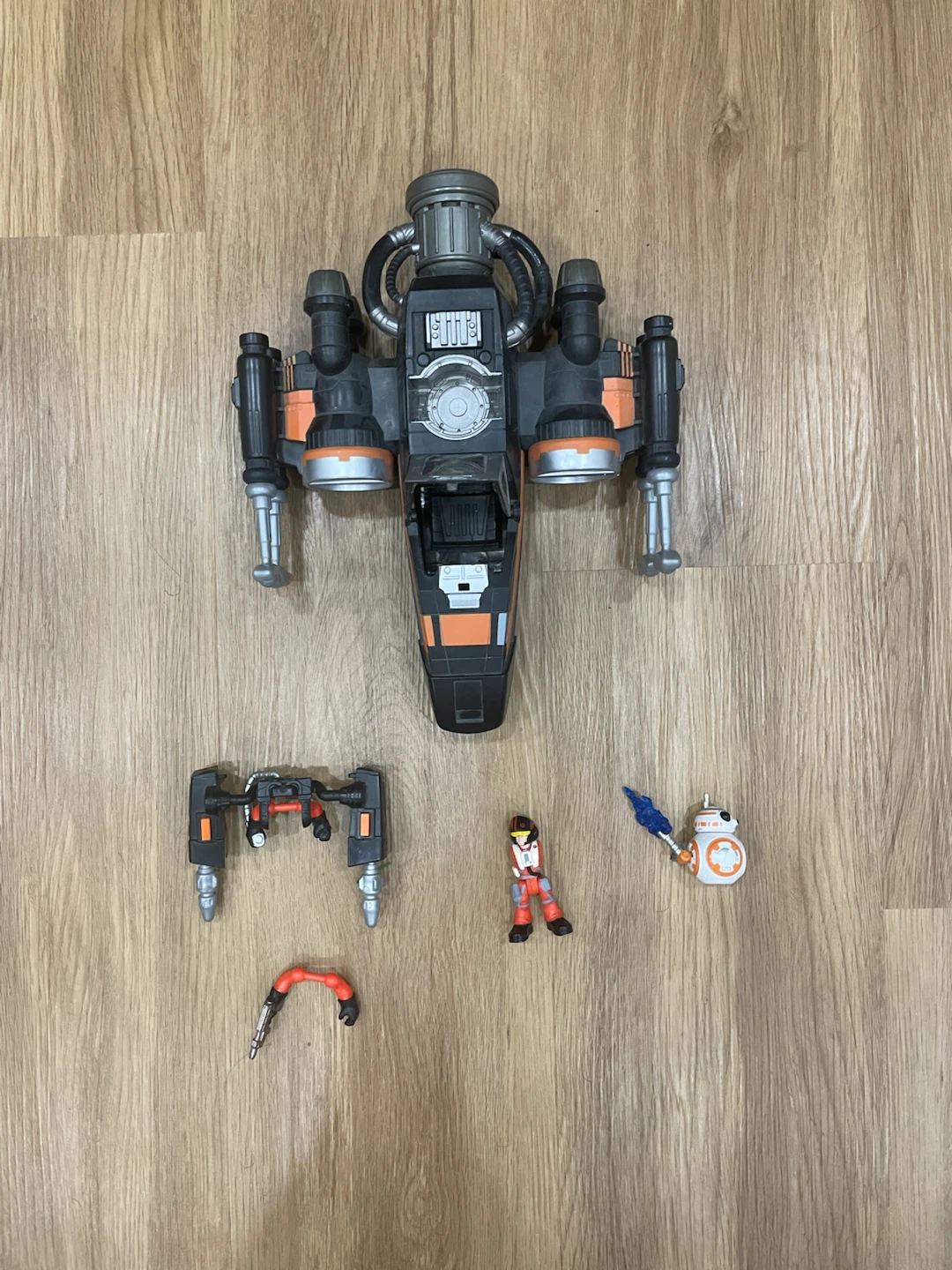 Star Wars Playskool Heroes Poe Dameron X-Wing and Figures