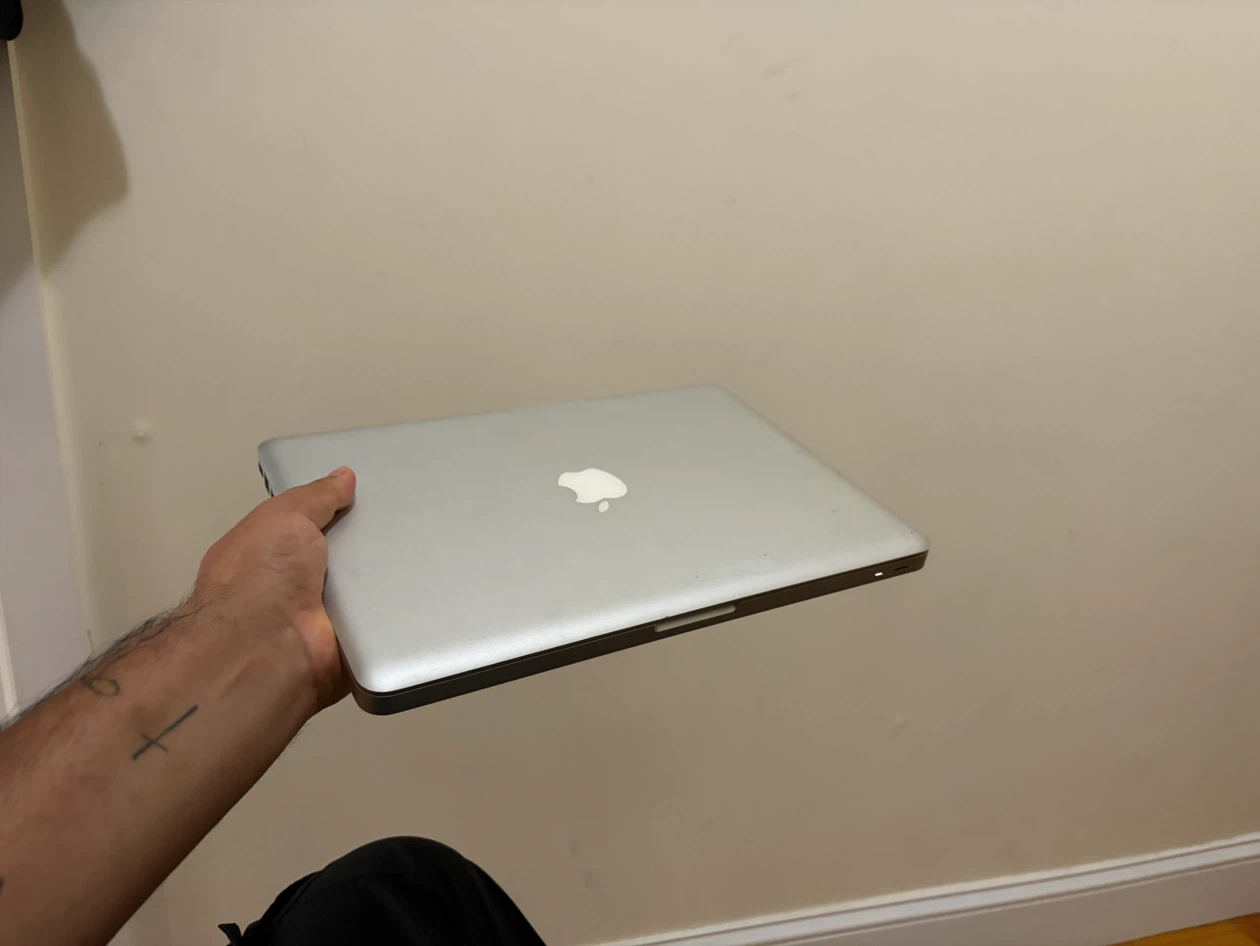 Apple MacBook Pro Laptop