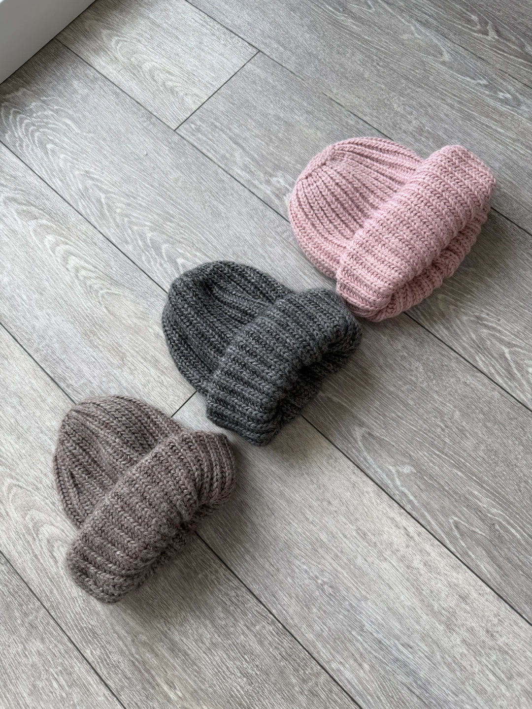 Set of 3 Ribbed Knit Beanie Hats - photo 2