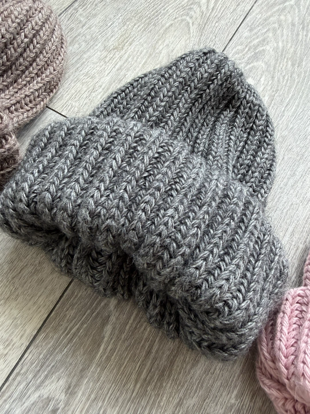 Set of 3 Ribbed Knit Beanie Hats - photo 3