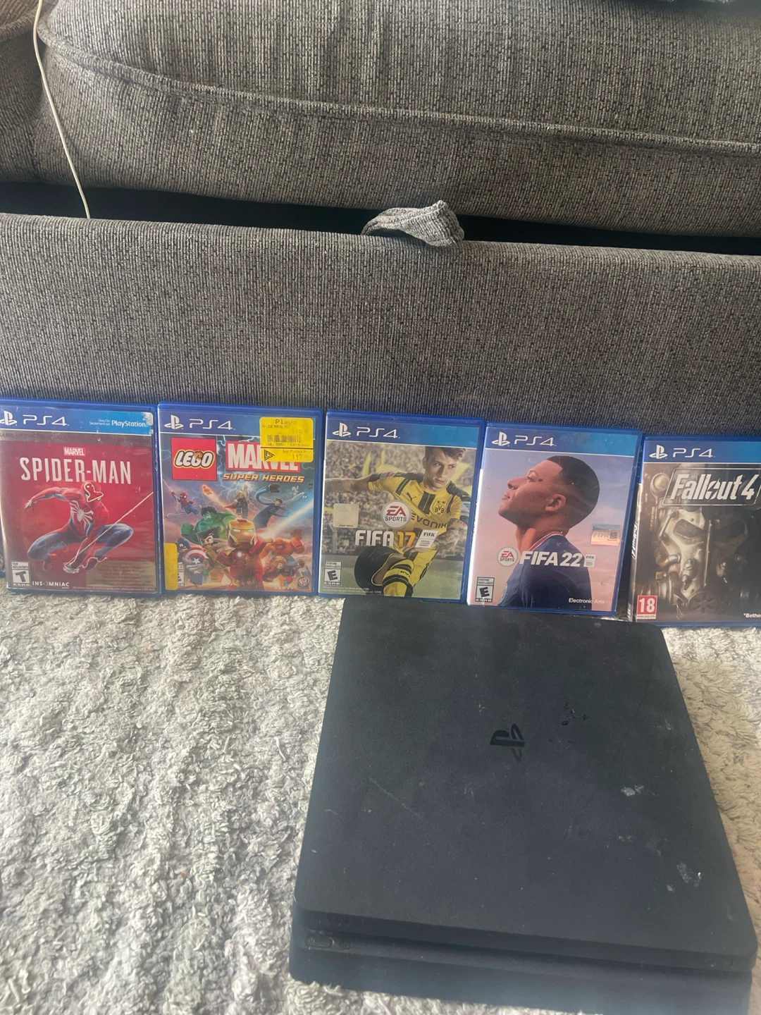 Used PlayStation 4 Console slightly damaged. GAMES NOT INCLUDED