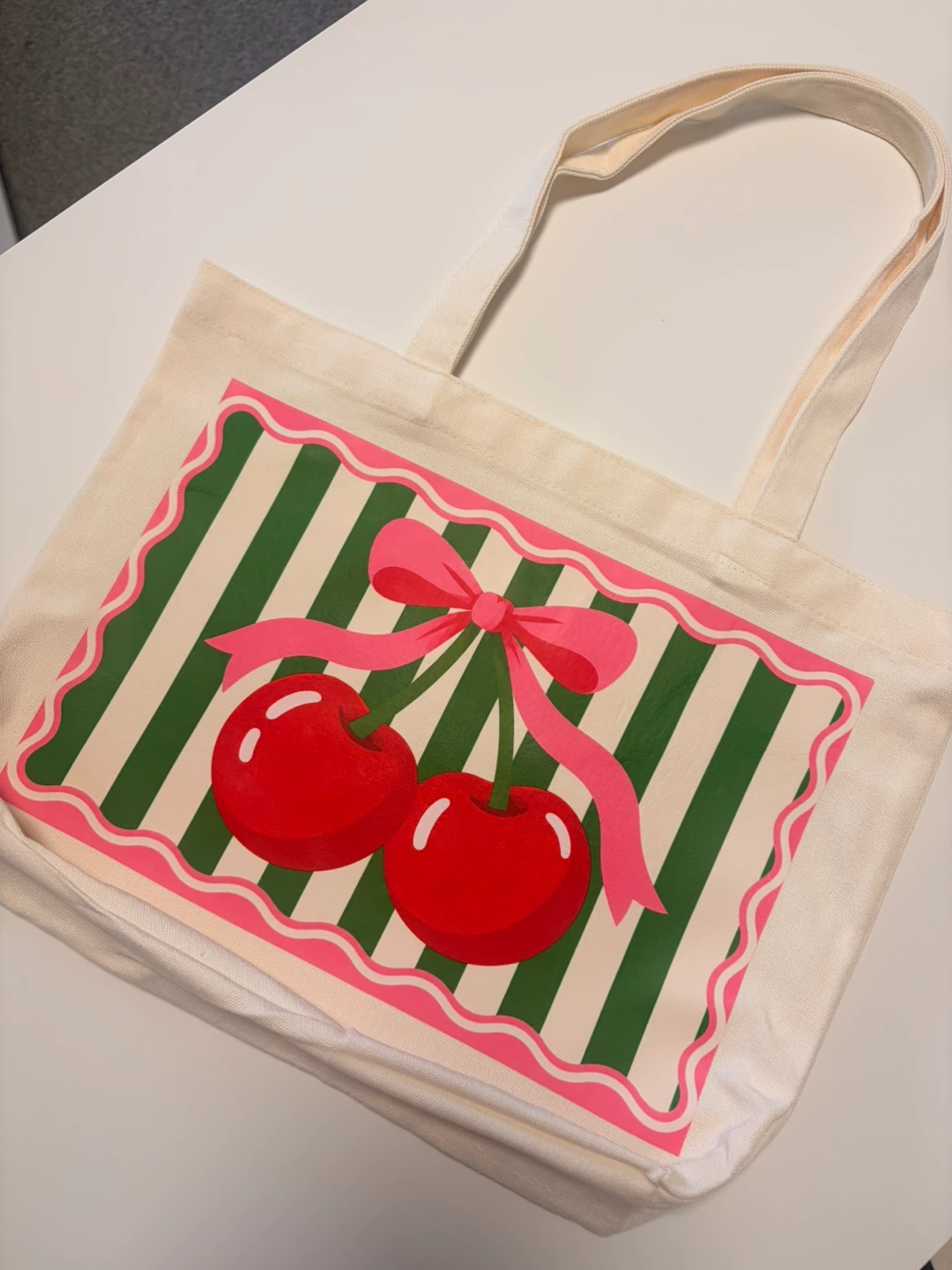 Graphic Tote Bags - photo 2