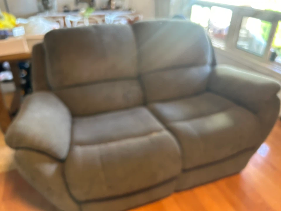Power Reclining Loveseat