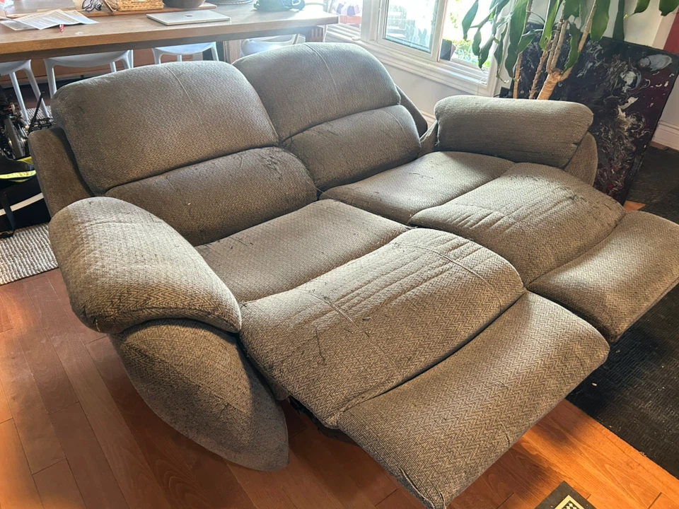 Power Reclining Loveseat - photo 2
