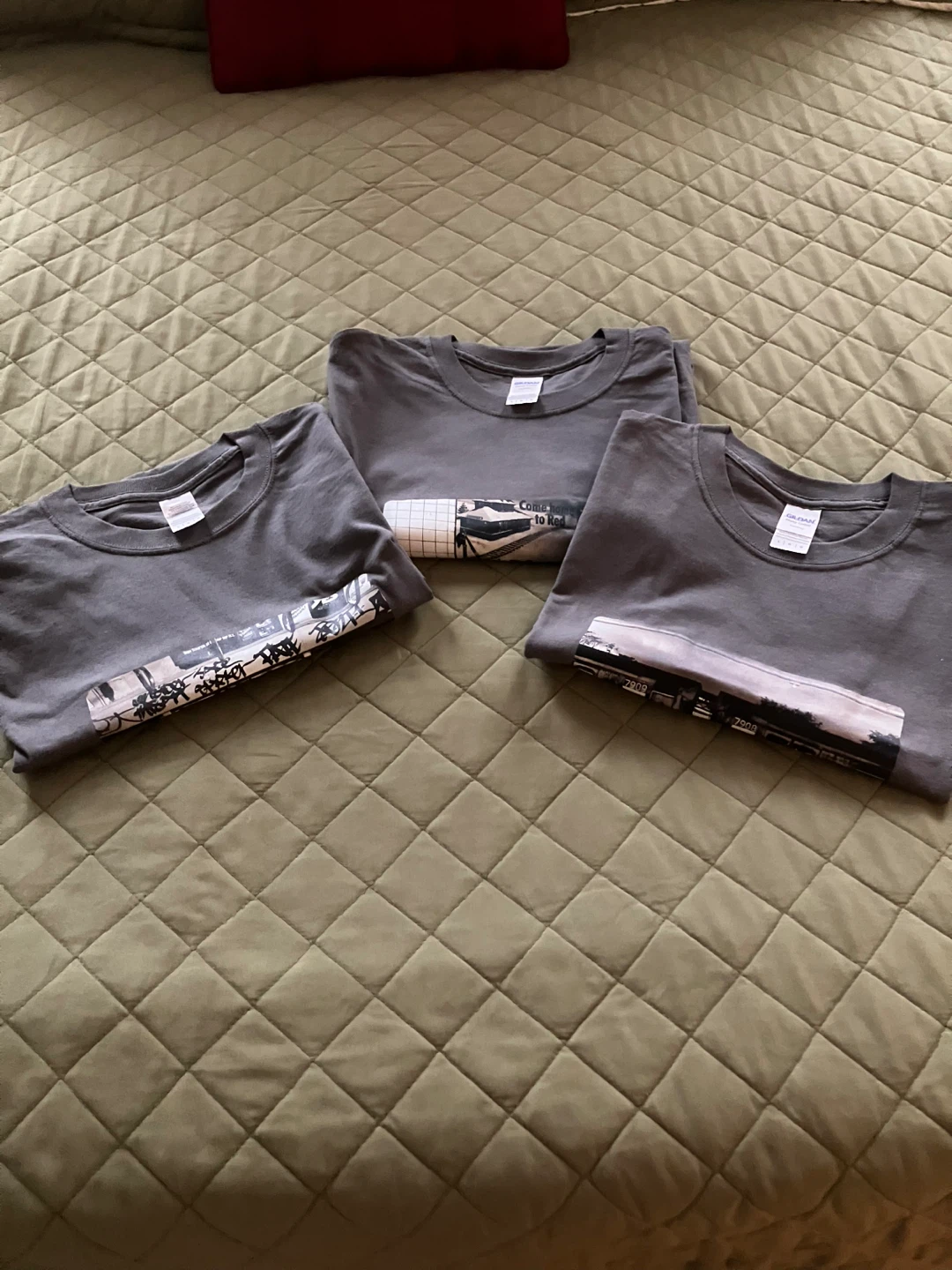 3 Gildan Graphic T-Shirt - NYC Subway Theme