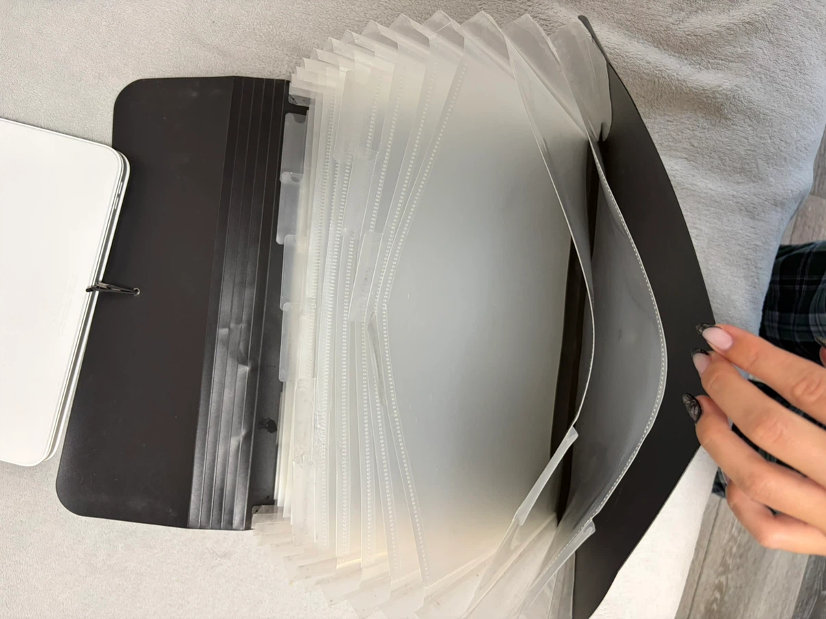Black Carbon Fiber Pattern Expanding File Folder - photo 4