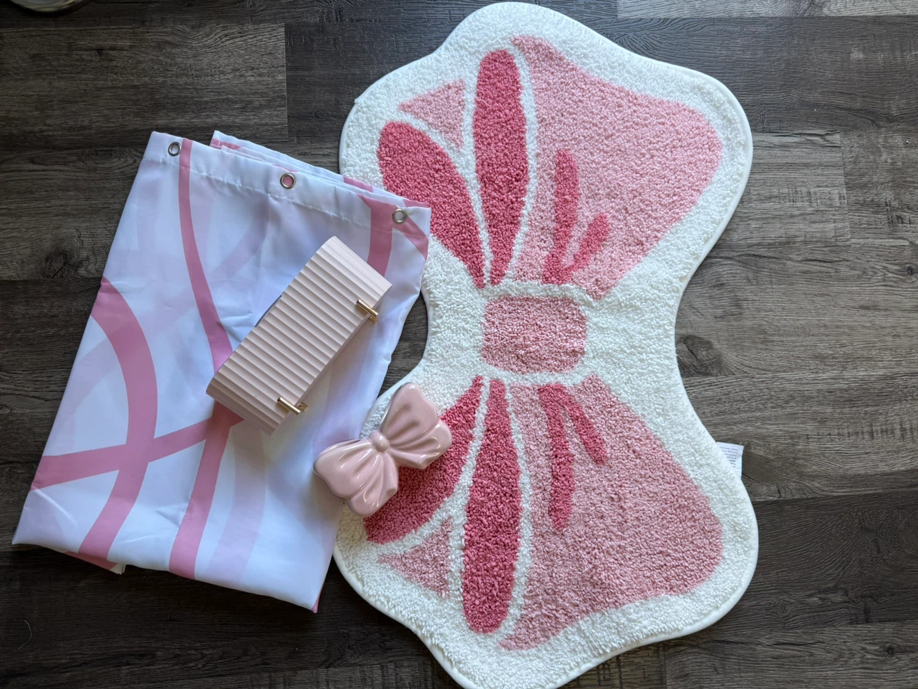 Pink Bathroom Decor Set – 4 Pieces