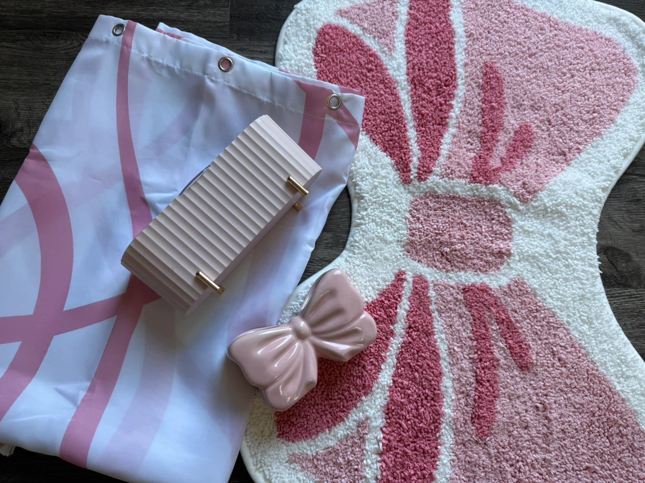 Pink Bathroom Decor Set – 4 Pieces - photo 2