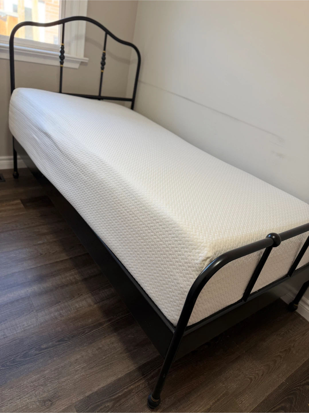 Single Metal Bed Frame with Mattress