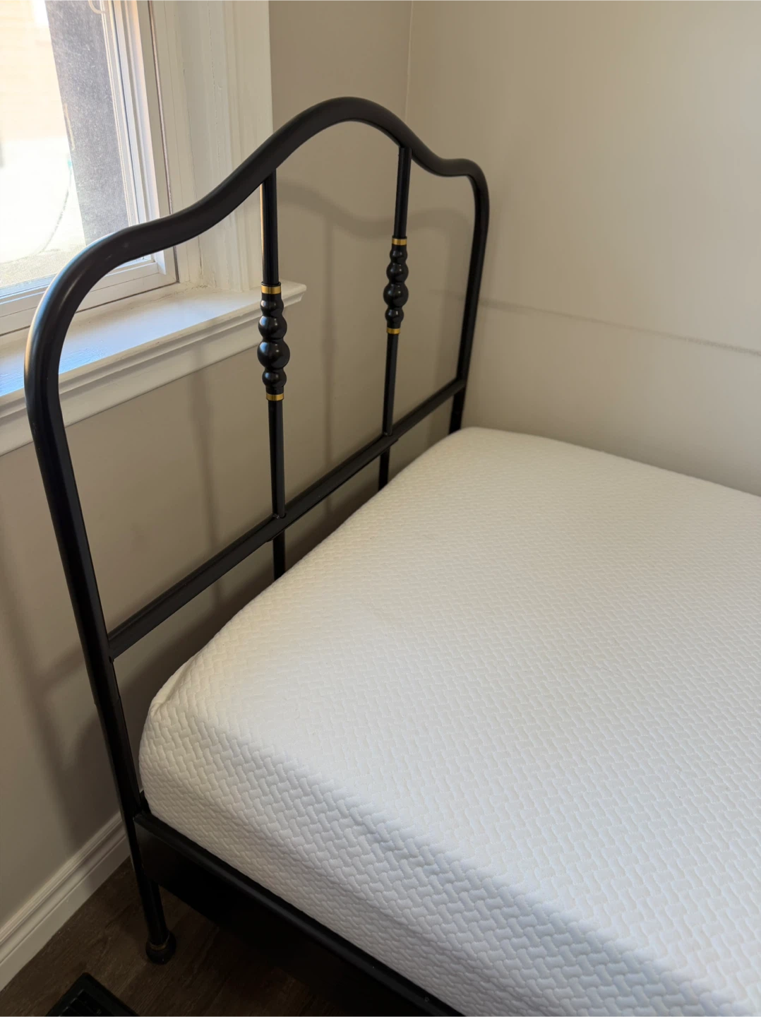 Single Metal Bed Frame with Mattress - photo 3