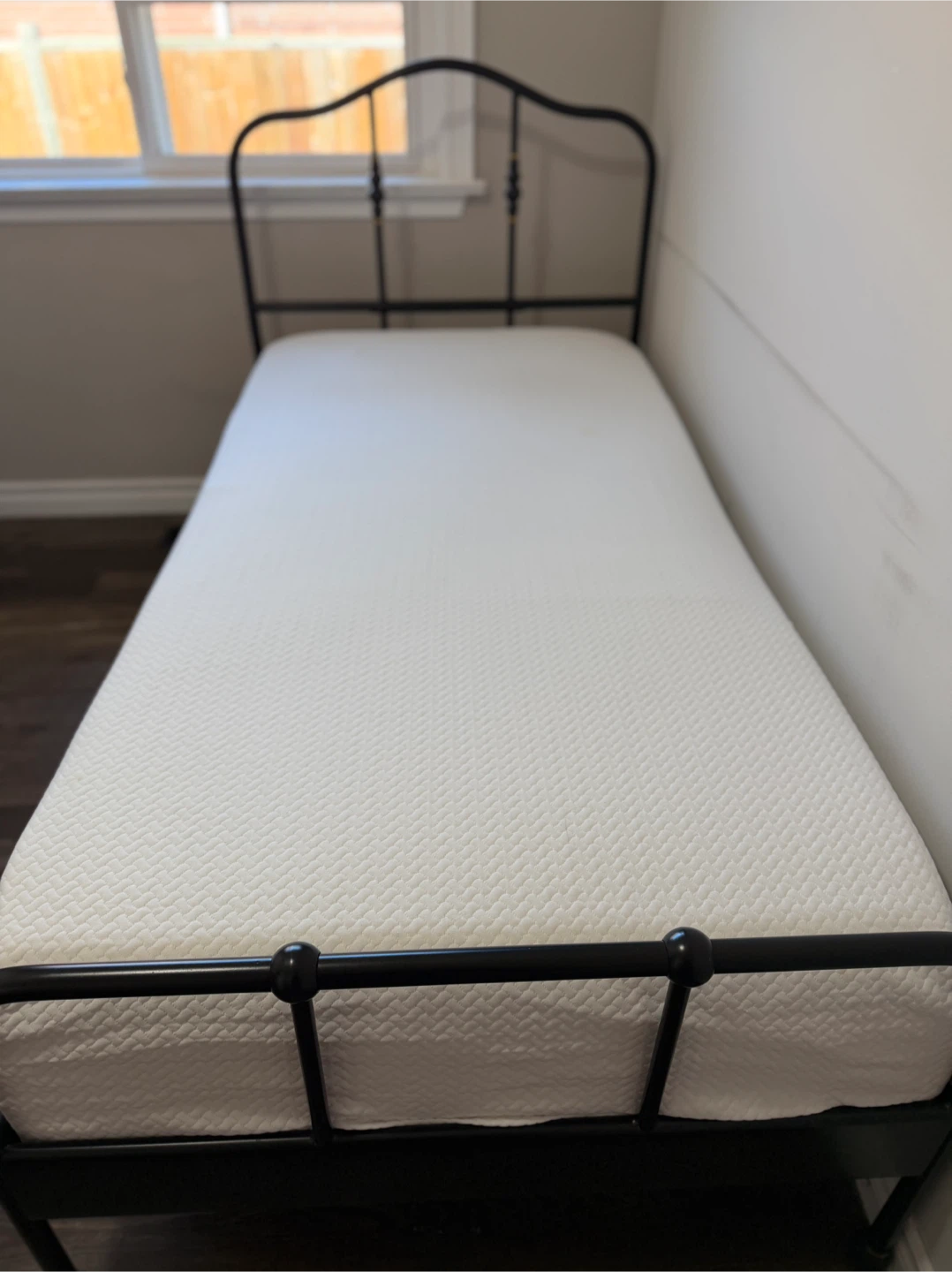 Single Metal Bed Frame with Mattress - photo 4