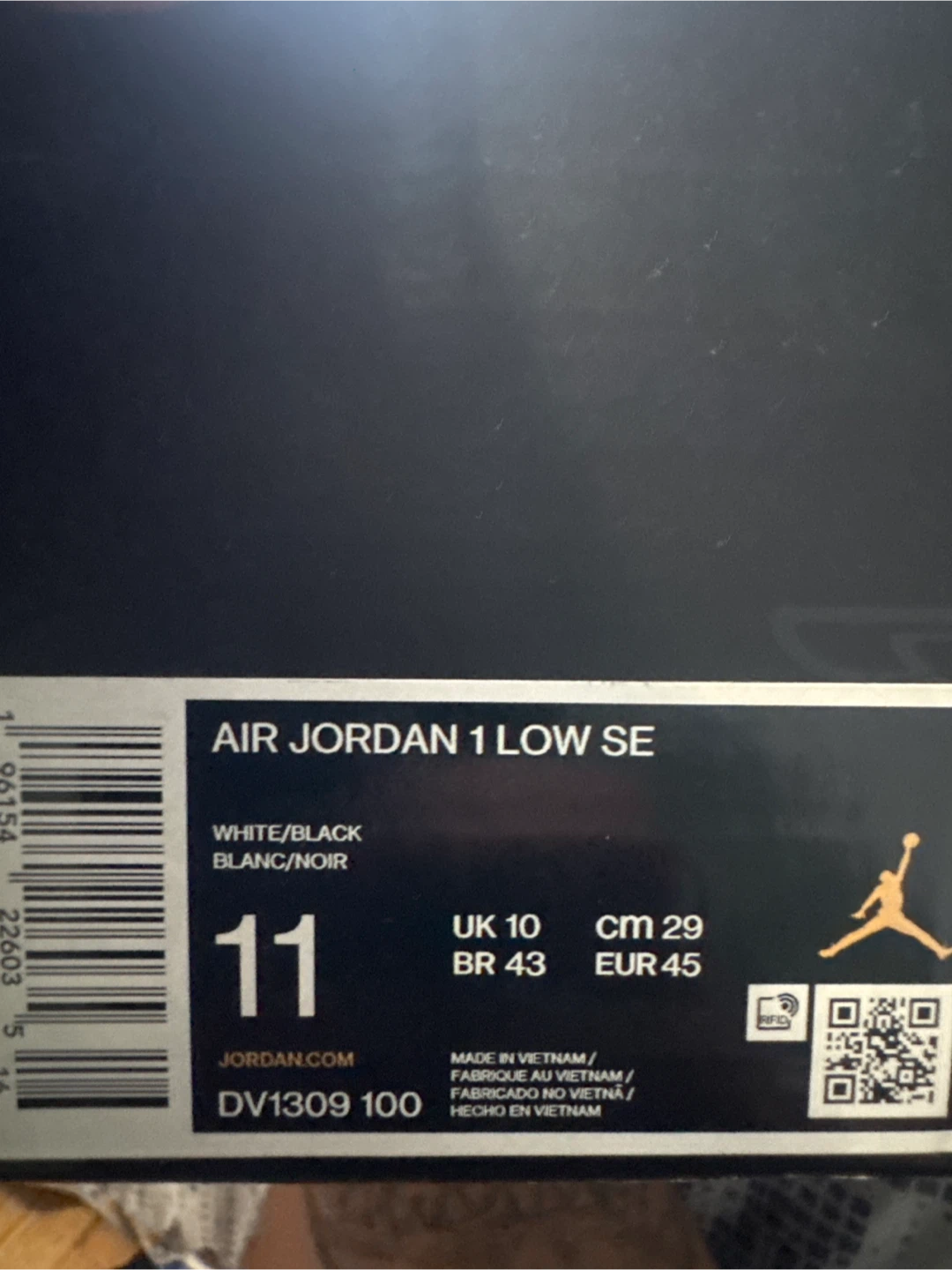 Air Jordan 1 Low SE White/Black Size 11 - photo 2