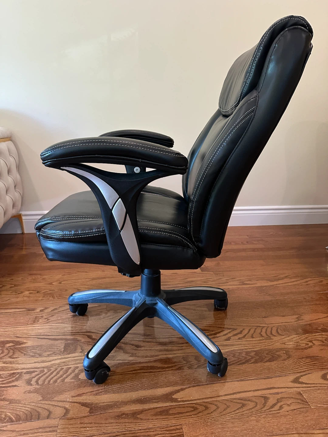 Black Ergonomic Office Chair - photo 2