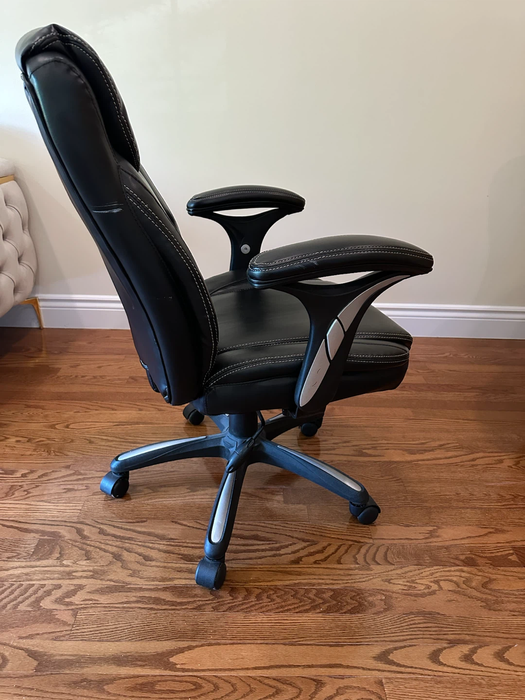 Black Ergonomic Office Chair - photo 3