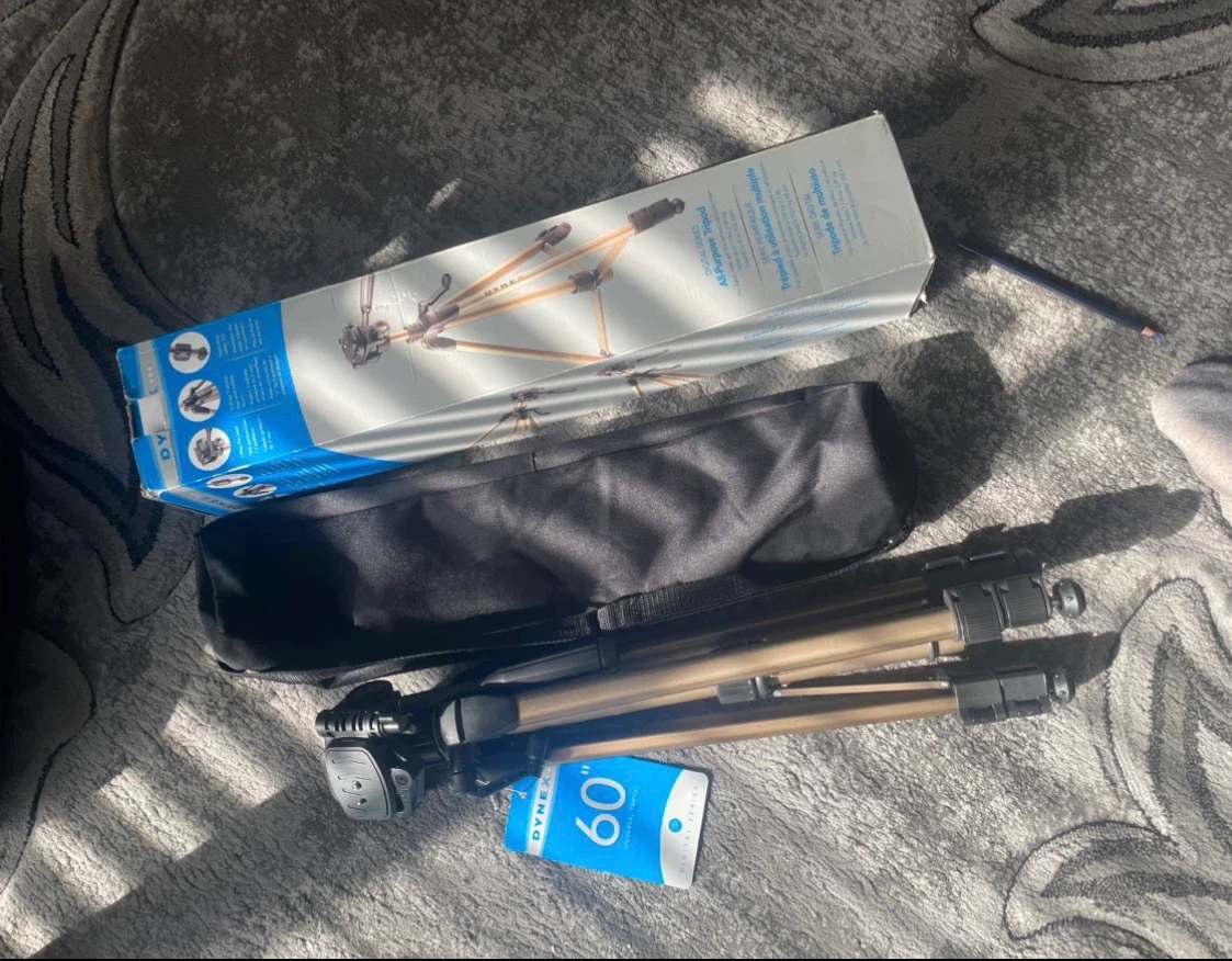 Dynex 60" Universal Tripod - photo 4