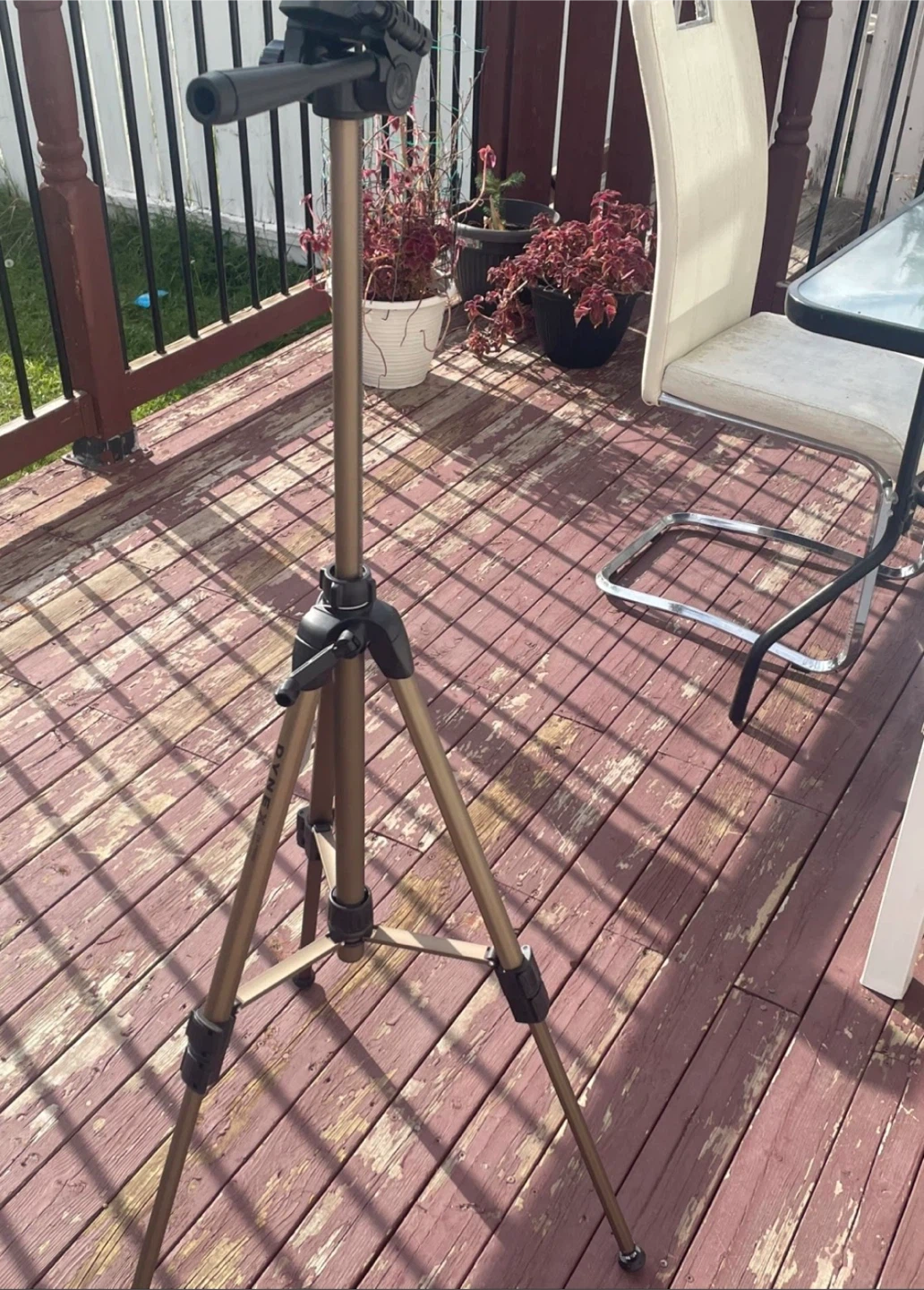Dynex 60" Universal Tripod - photo 5