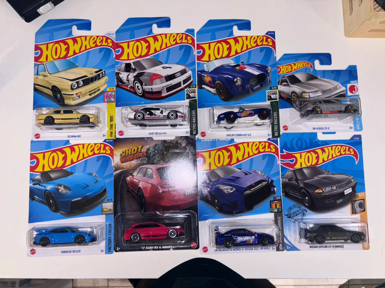 Set of 8 Hot Wheels Diecast Toy Cars