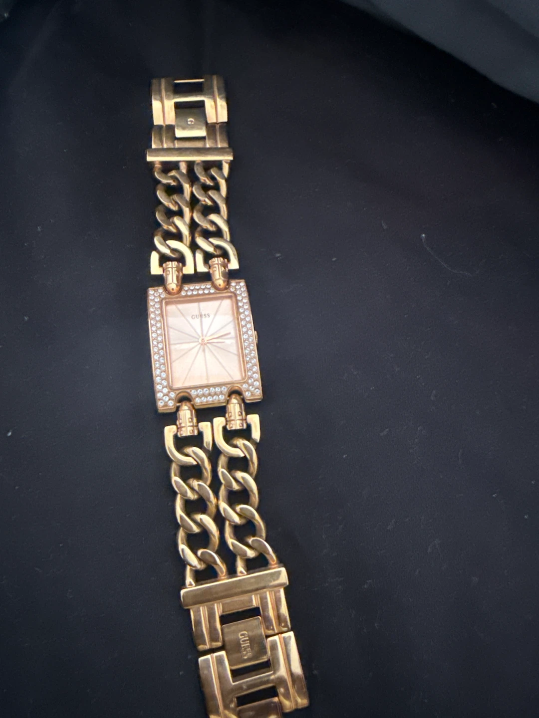 Guess gold-tone chain bracelet watch - photo 2