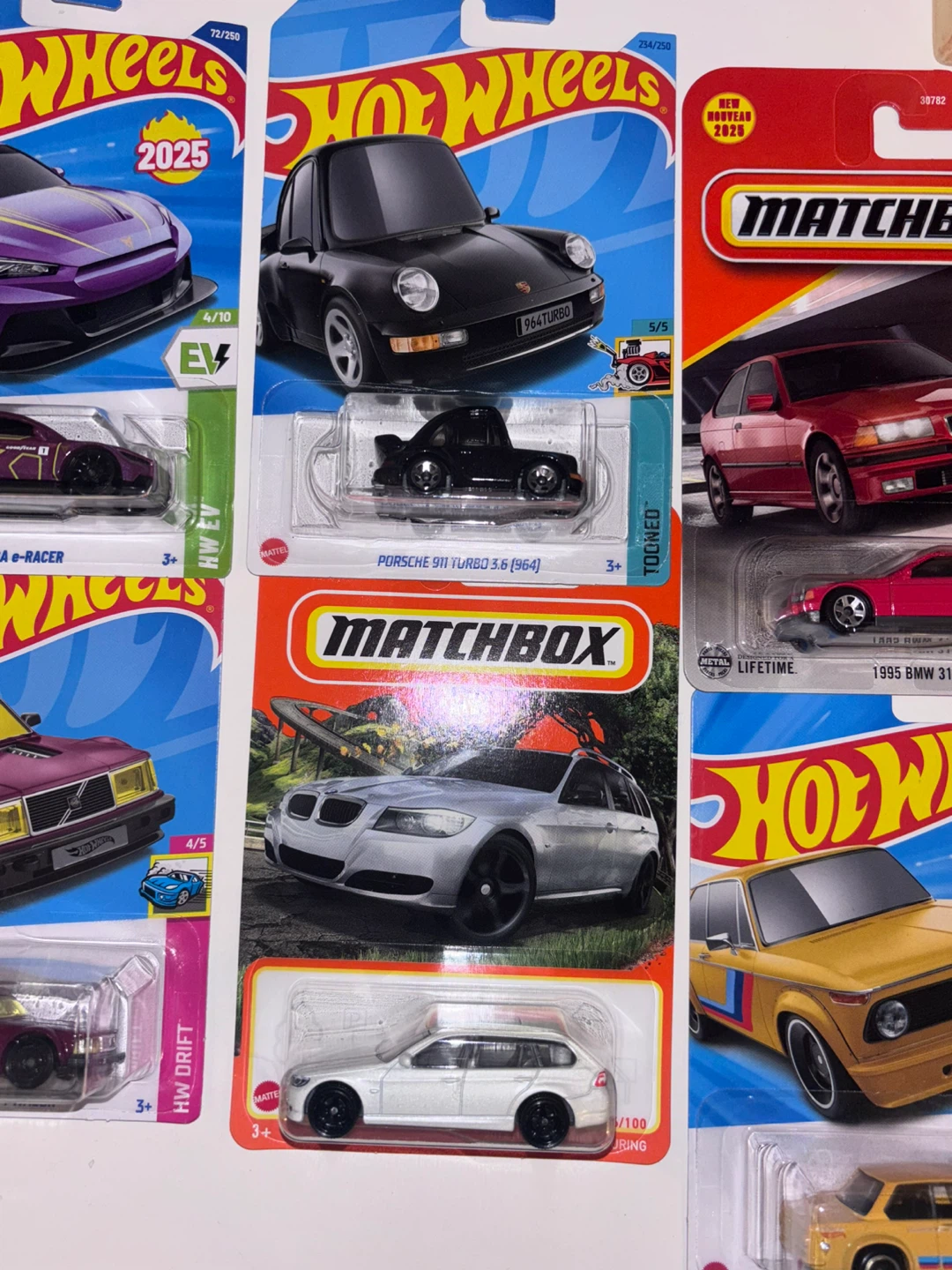 Set of 9 Hot Wheels and Matchbox Die-Cast Cars - photo 4