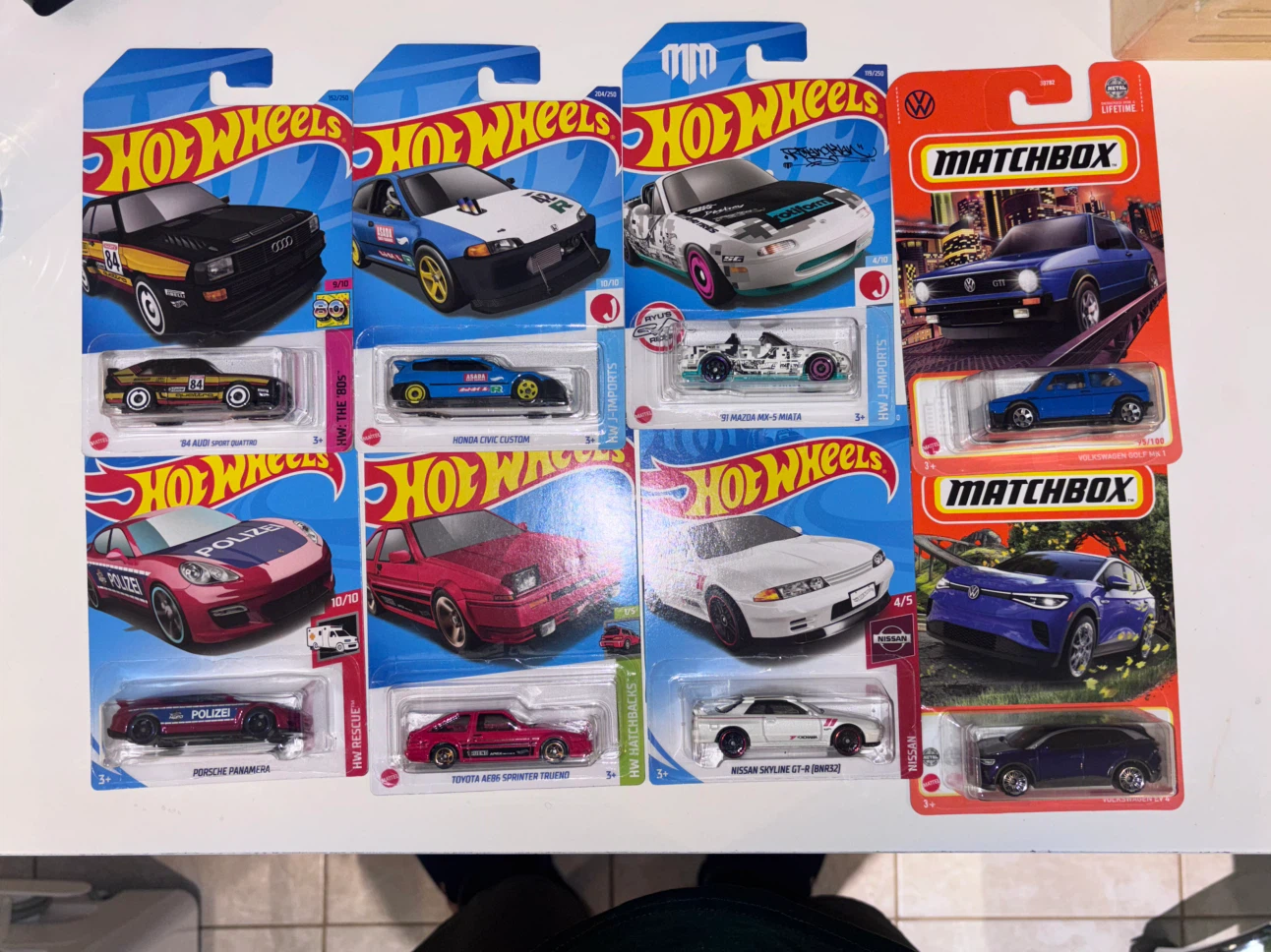 Collection of 10 Hot Wheels and Matchbox Diecast Cars