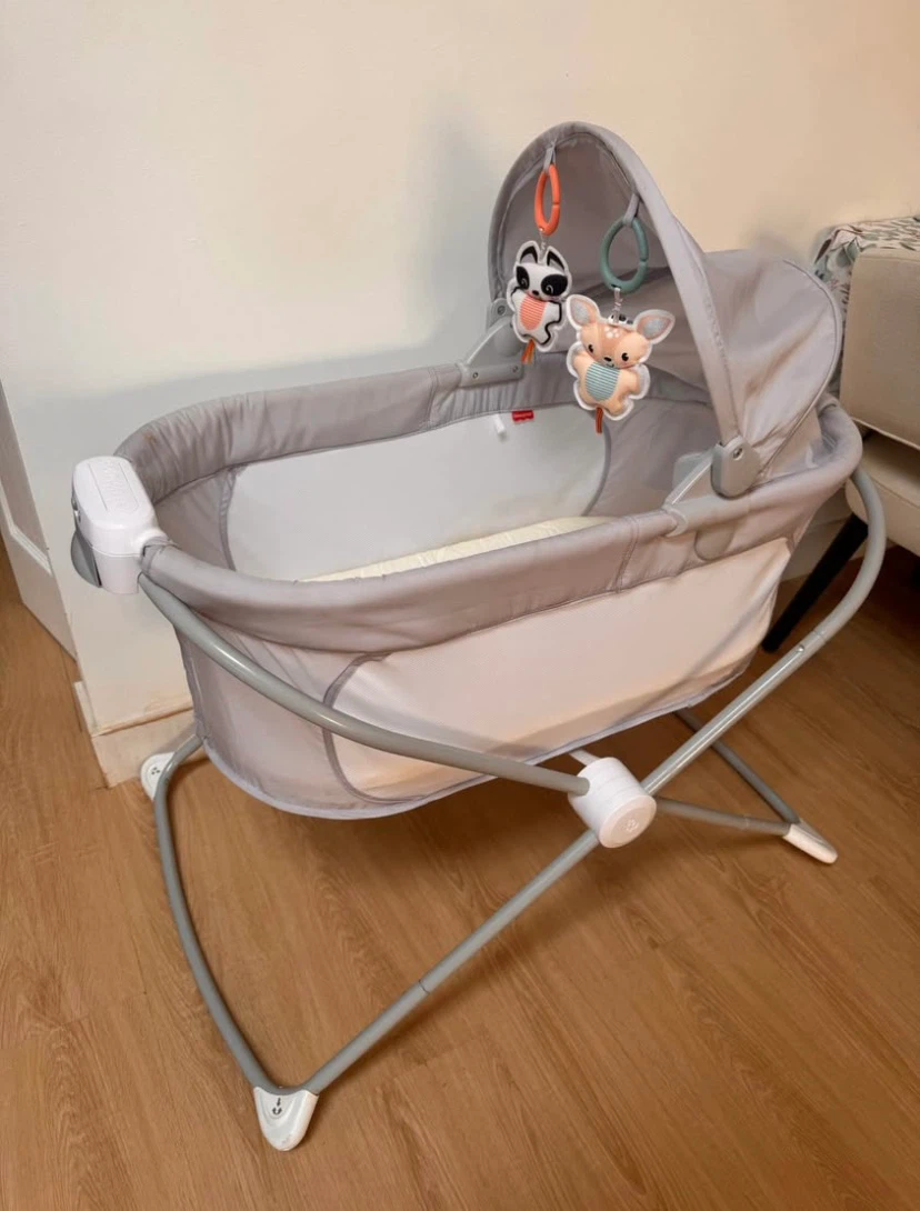 Fisher-Price Soothing Bassinet
