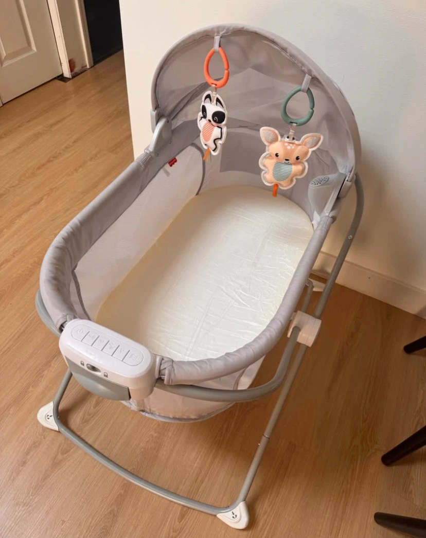 Fisher-Price Soothing Bassinet - photo 2