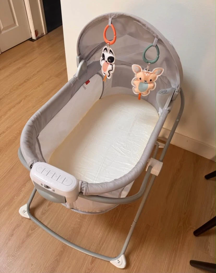 Fisher-Price Baby Bassinet with Toys - photo 2