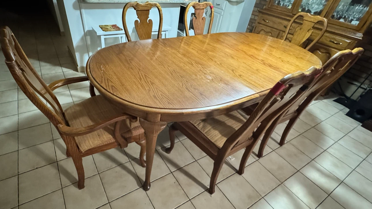 Traditional Oak Dining Table and 6 Chairs - photo 3