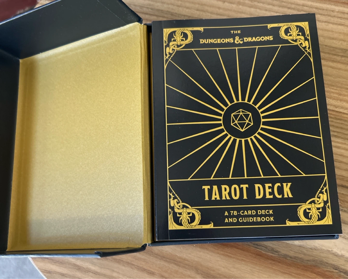 Dungeons & Dragons Tarot Deck - photo 2